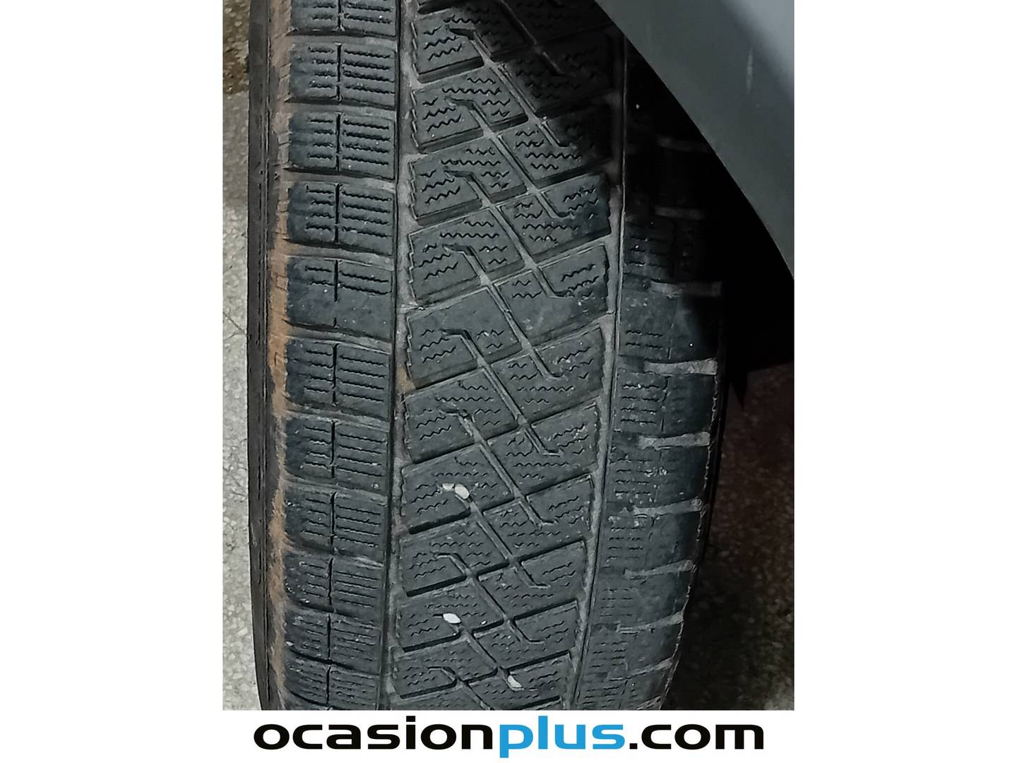 Foto Iveco Daily Iveco Daily Furgon 35S 16 V 3520L/H2 (156 CV) 3 Plazas