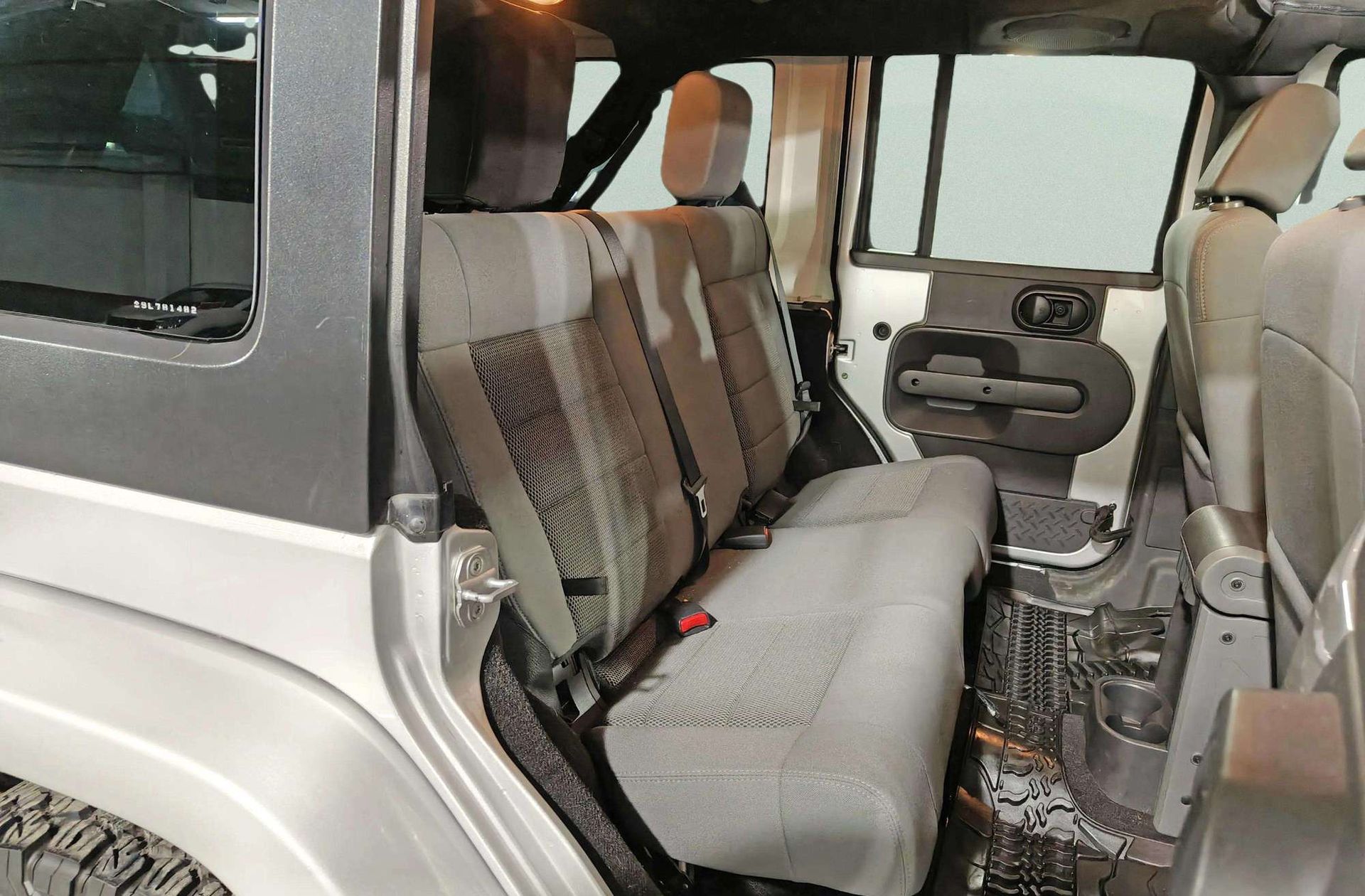 Jeep Wrangler 3.8 V6 Sahara 4x4 - foto 14