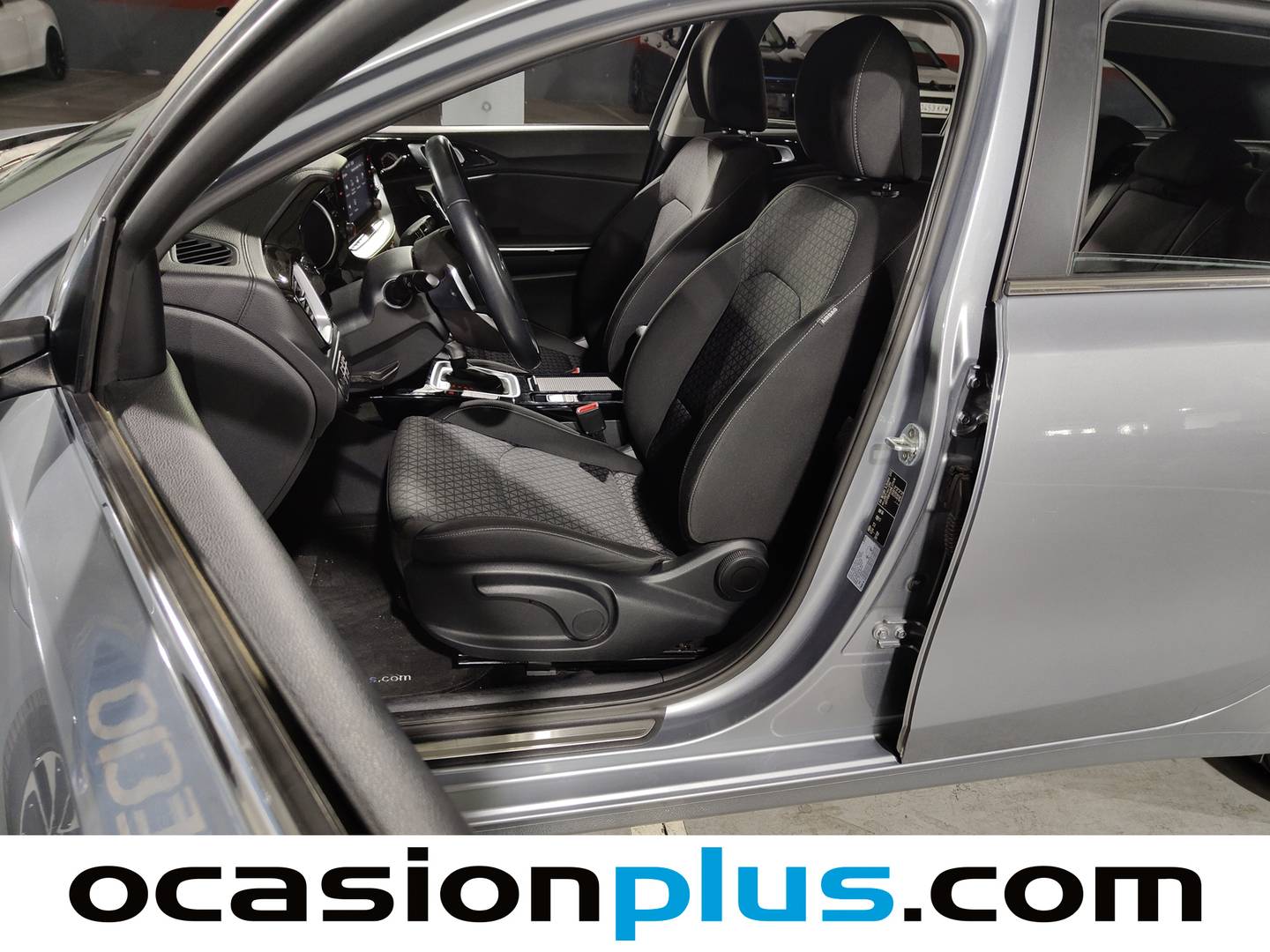 Foto KIA Ceed Tourer Kia Ceed Tourer 1.6 GDi PHEV eDrive Auto (141 CV)