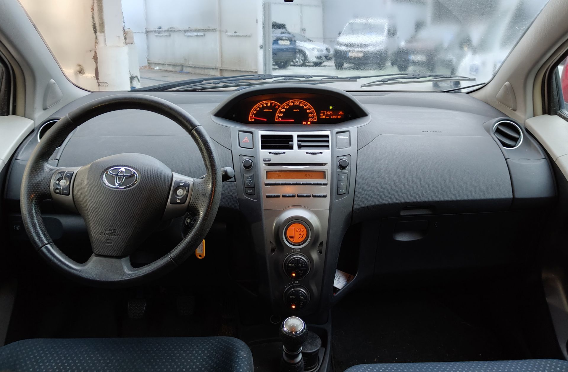 Toyota Yaris 1.3 VVT-I TS - foto 6