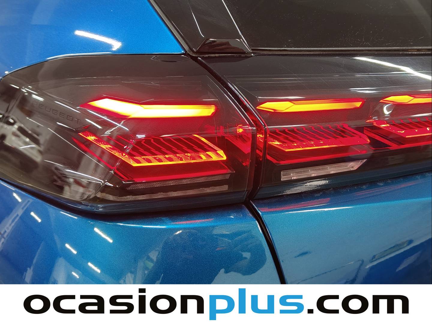 Foto Peugeot 2008 Peugeot 2008 Allure Hybrid eDCS6 (136 CV)