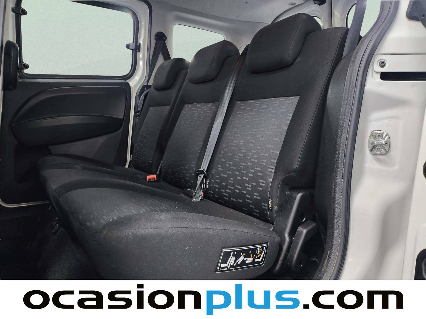 Foto asientos traseros Opel Combo Opel Combo Tour 1.3 CDTI Expression L1H1 (95 CV)