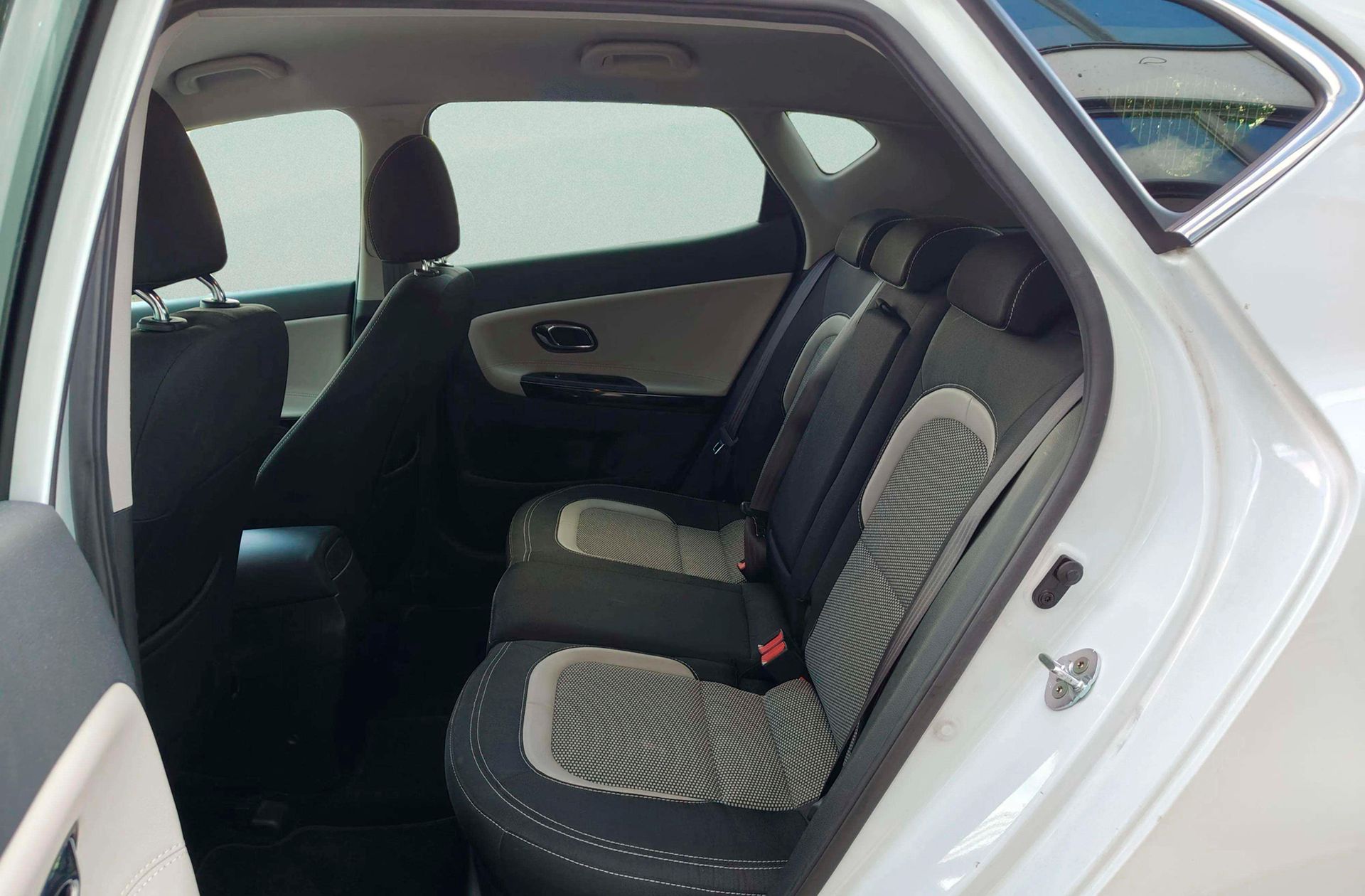 Kia Ceed 1.0 T-GDi Eco-Dynamics Tech - foto 11