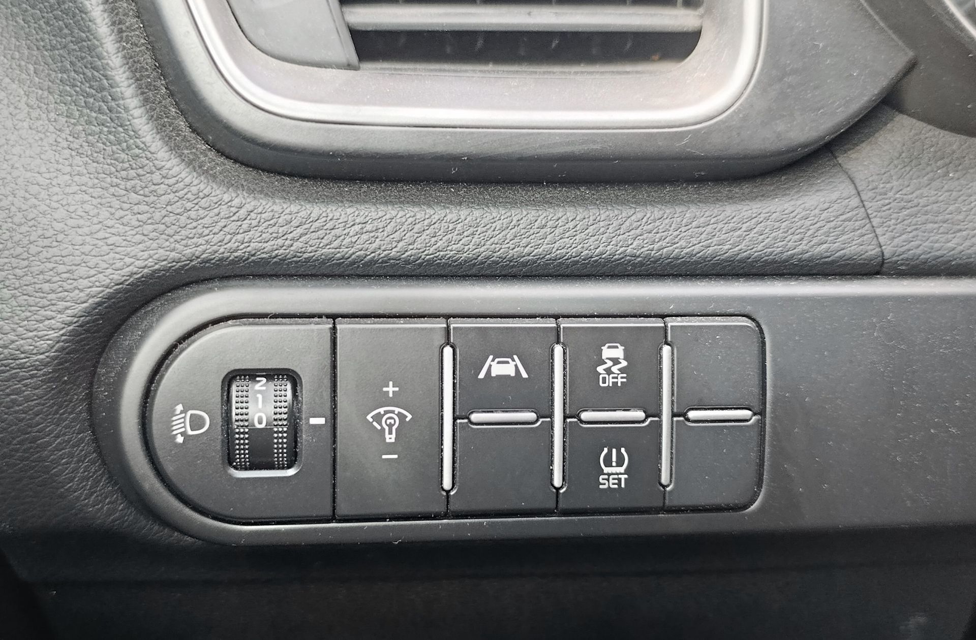 Kia Ceed 1.6 MHEV iMT Drive - foto 28