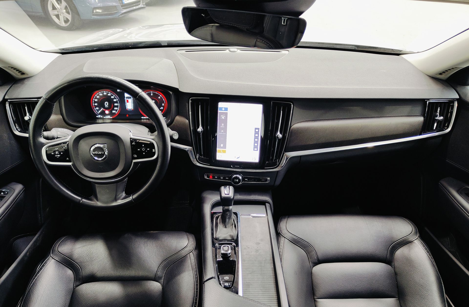Volvo V90 D4 VOR AWD - foto 6
