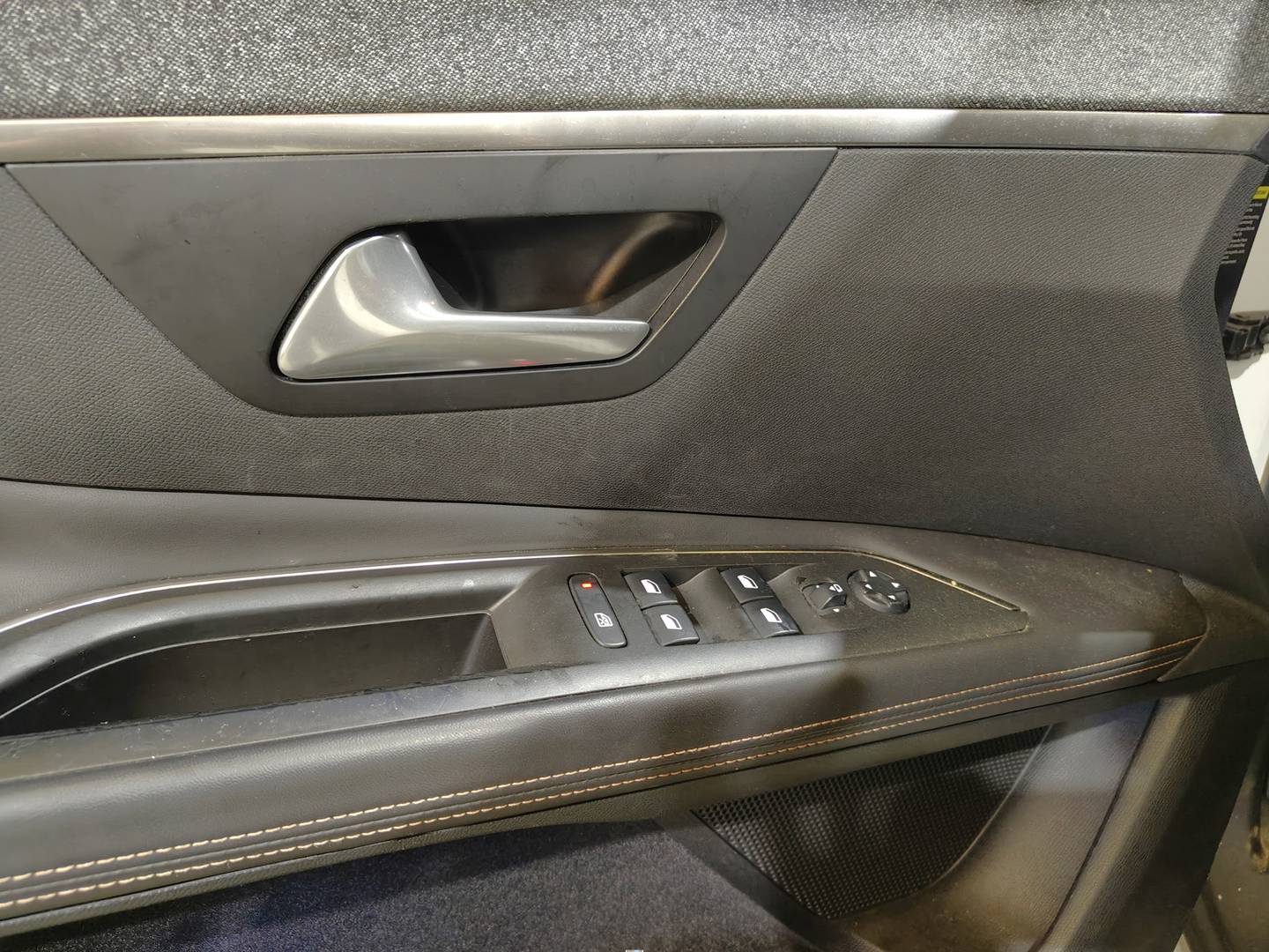 Foto Peugeot 3008 Peugeot 3008 BlueHDI 130 S&S GT Line EAT8 (130 CV)