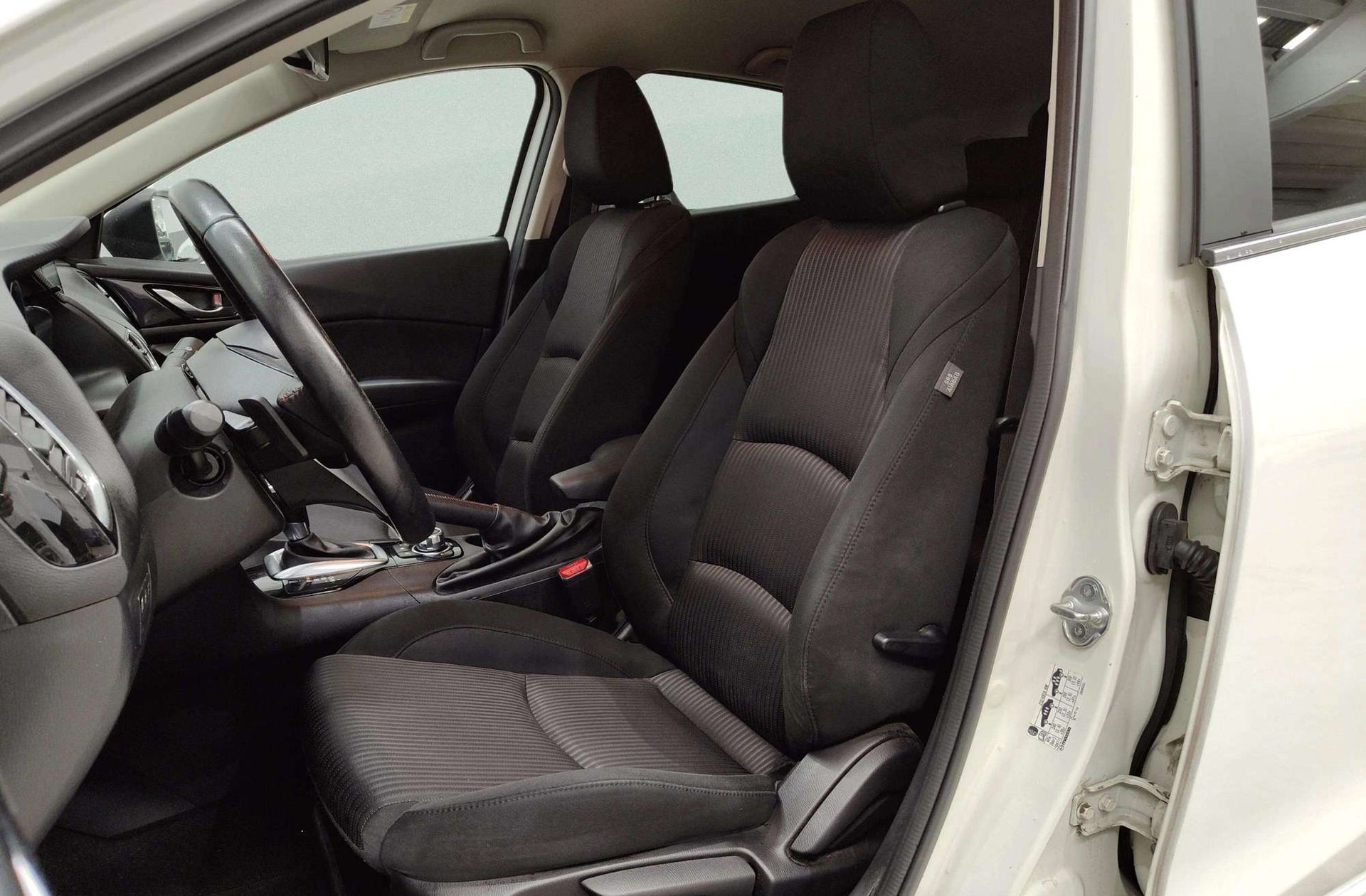 Mazda Mazda3 2.2 DE Luxury - foto 13