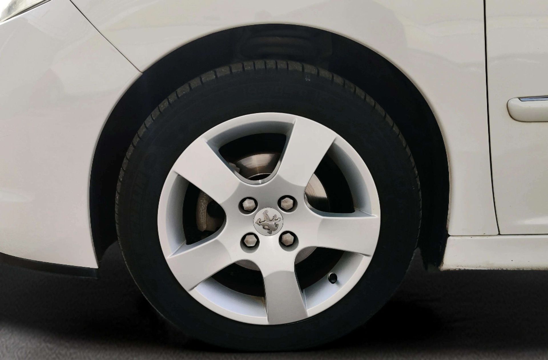 Peugeot 207 1.6 HDi Sport FAP - foto 28