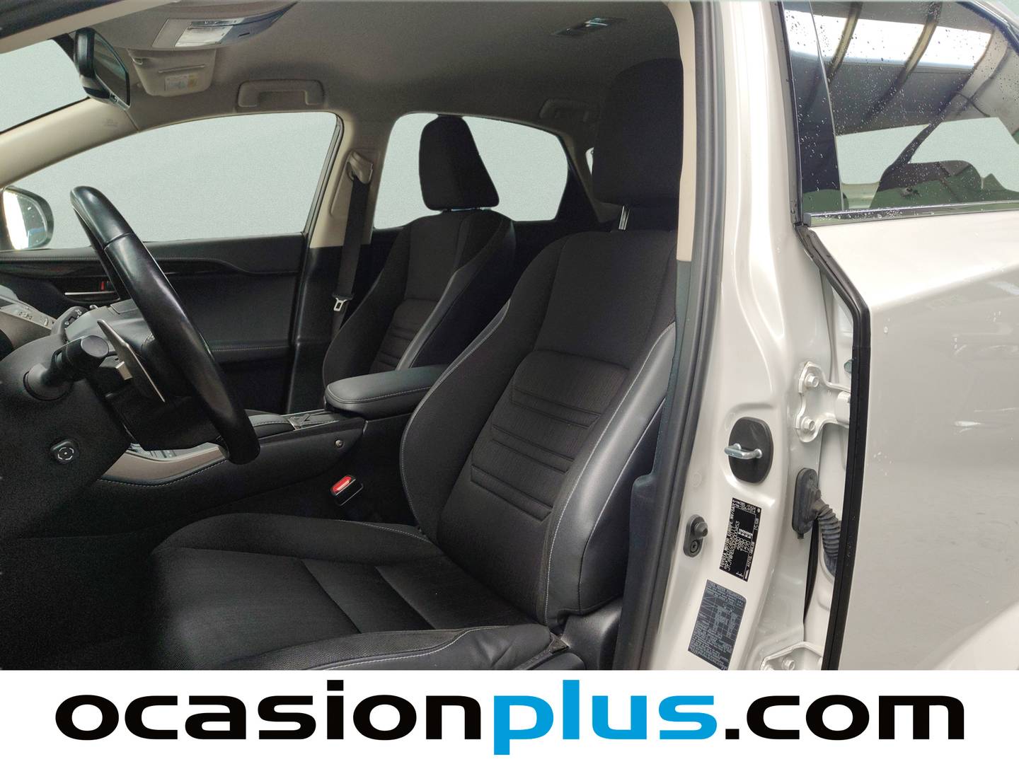 Foto asientos delanteros Lexus NX Lexus NX 300h Business Navigation 2WD (197 CV)
