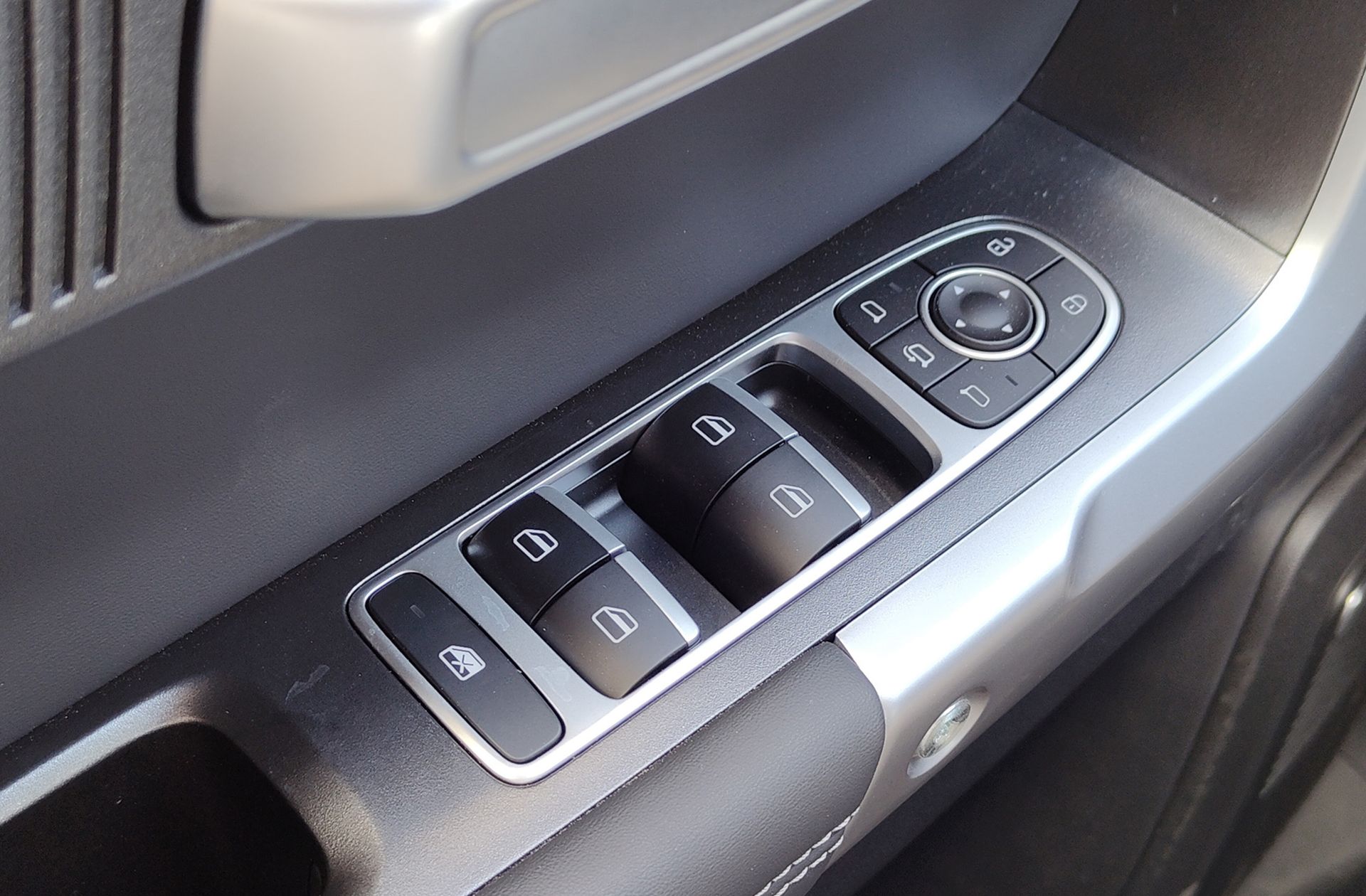Jaecoo 7 1.5 T-GDi PHEV +1DHT Select FWD - foto 38