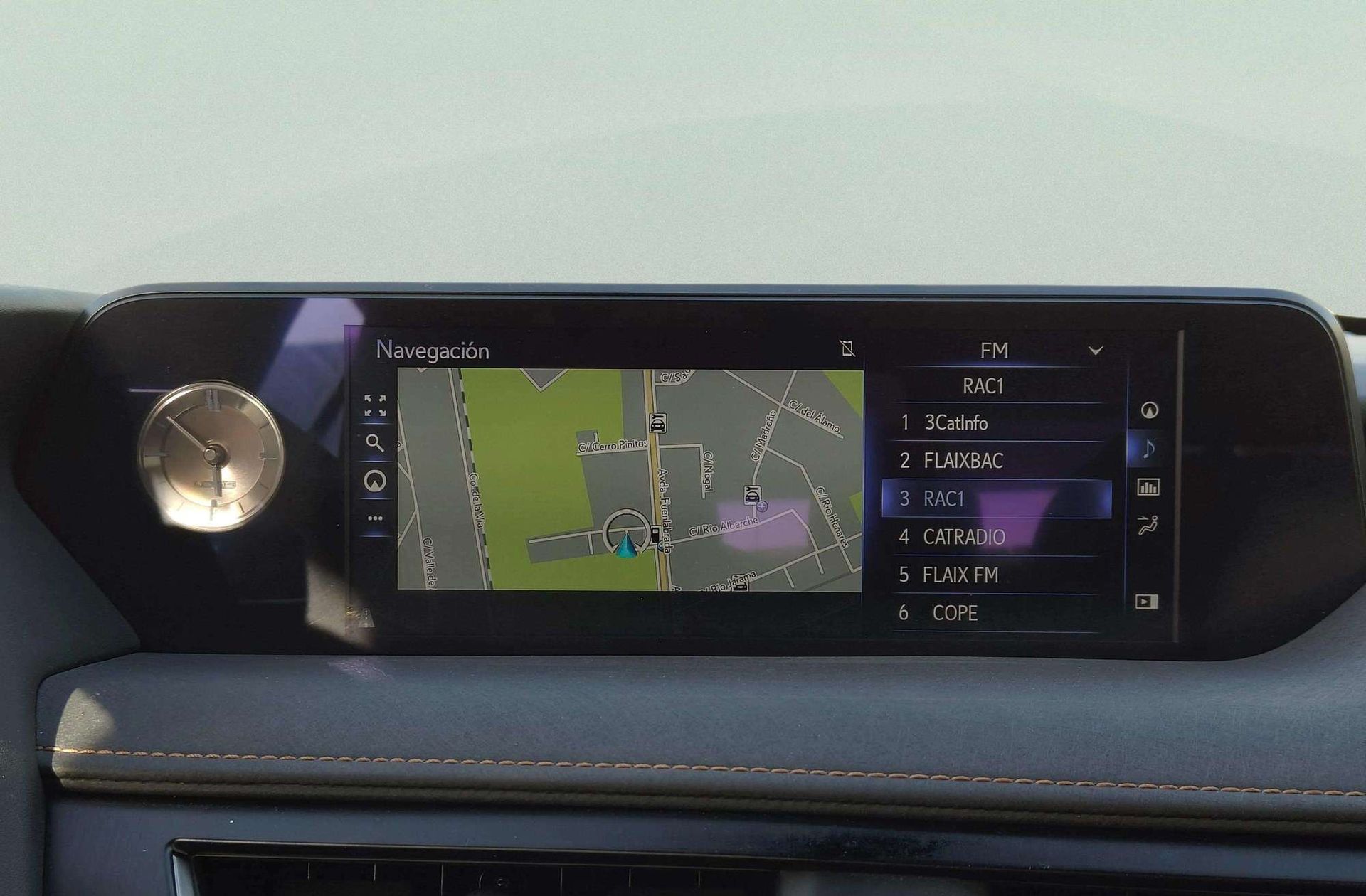 Lexus UX 250h Luxury - foto 10