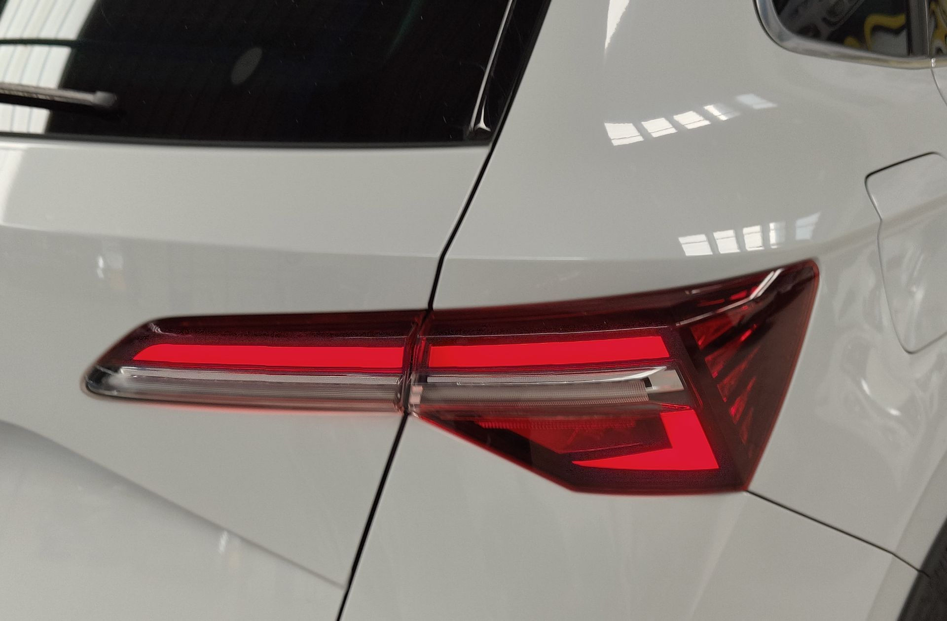 Škoda Karoq 2.0 TDI Selection - foto 15