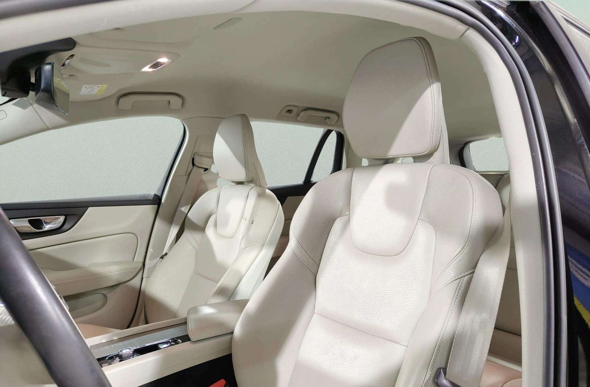 Volvo V60 B4 D Cross Country Core AWD - foto 10