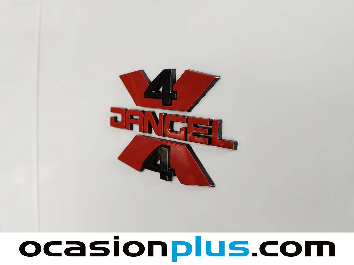 Extras y acabados del Peugeot Partner Peugeot Partner Furgon BlueHDi 130 DC Dangel Standard 4X4 (130 CV)