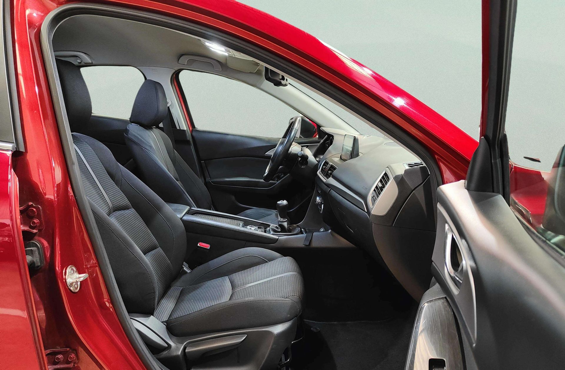 Mazda Mazda3 2.0 GE Black Tech Edition - foto 16