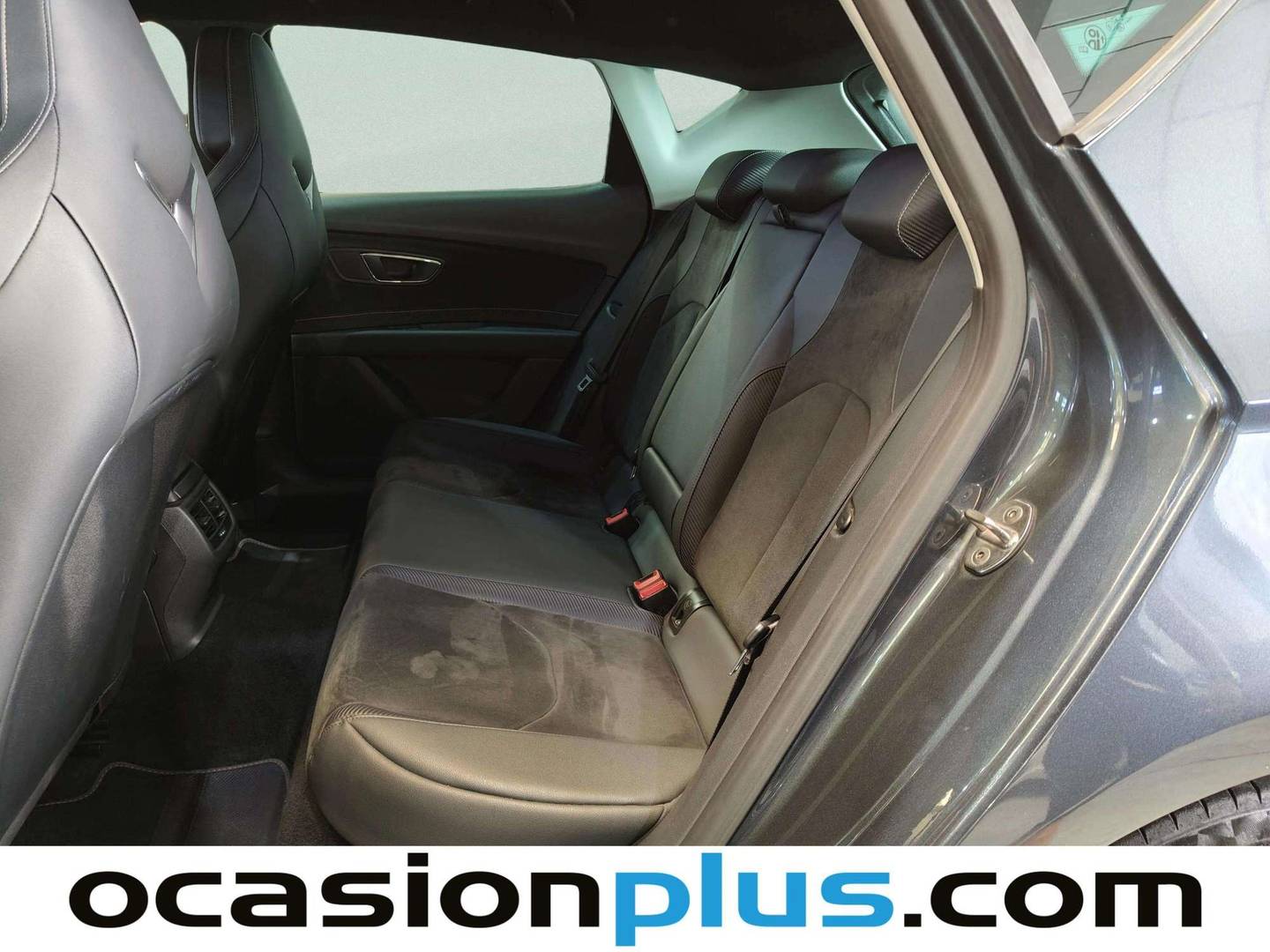 Foto asientos traseros Seat León Seat León 2.0 TSI S&S FR DSG (190 CV)