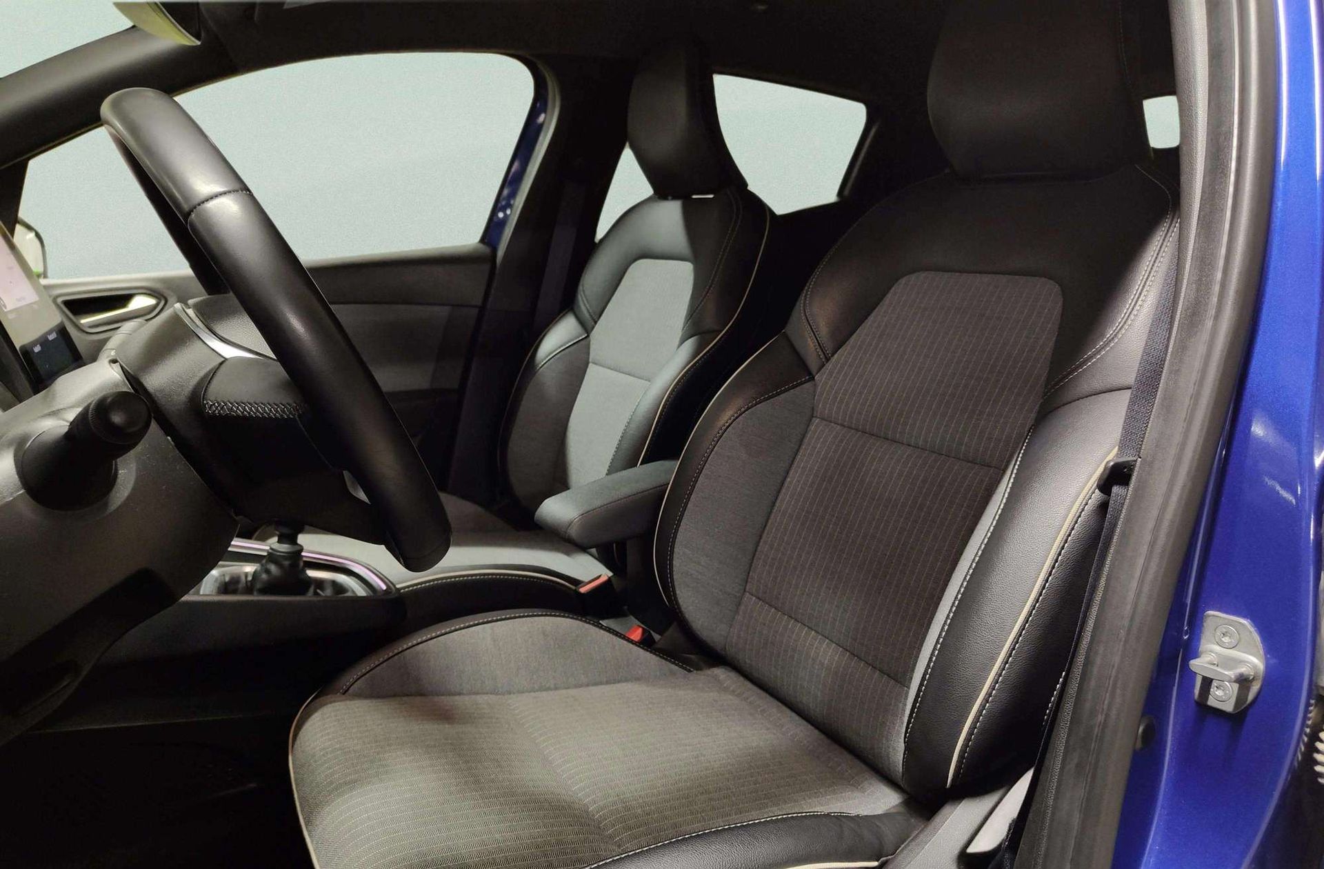 Renault Clio Techno TCe - foto 12