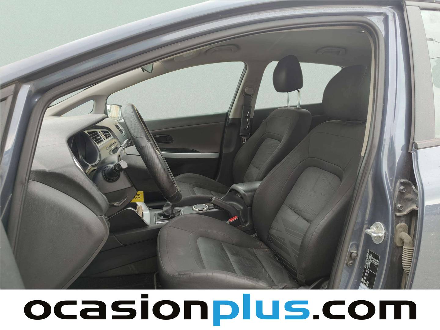 Foto asientos delanteros KIA Ceed Kia Ceed 1.4 CRDi WGT Concept (90 CV)