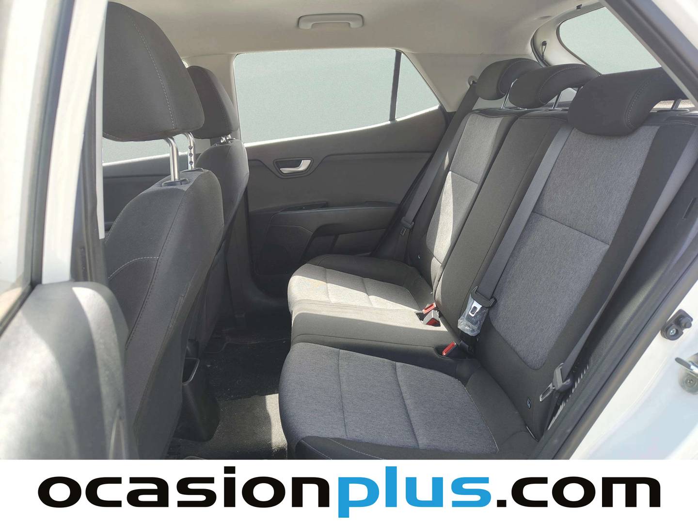 Foto asientos traseros KIA Stonic KIA Stonic 1.0 T-GDi MHEV iMT Concept (100 CV)