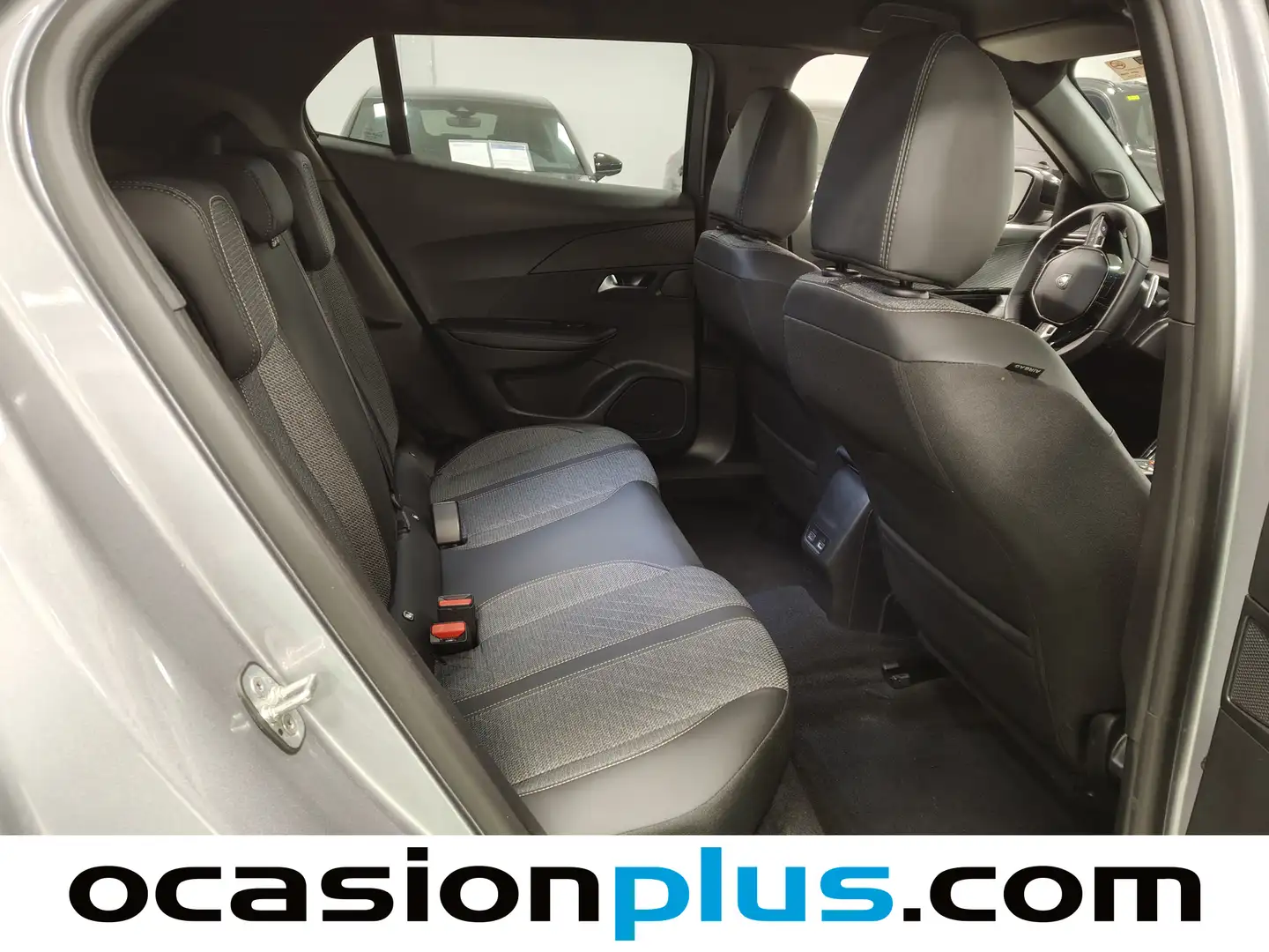 Foto Peugeot 2008 Peugeot 2008 Allure Hybrid eDCS6 (145 CV)