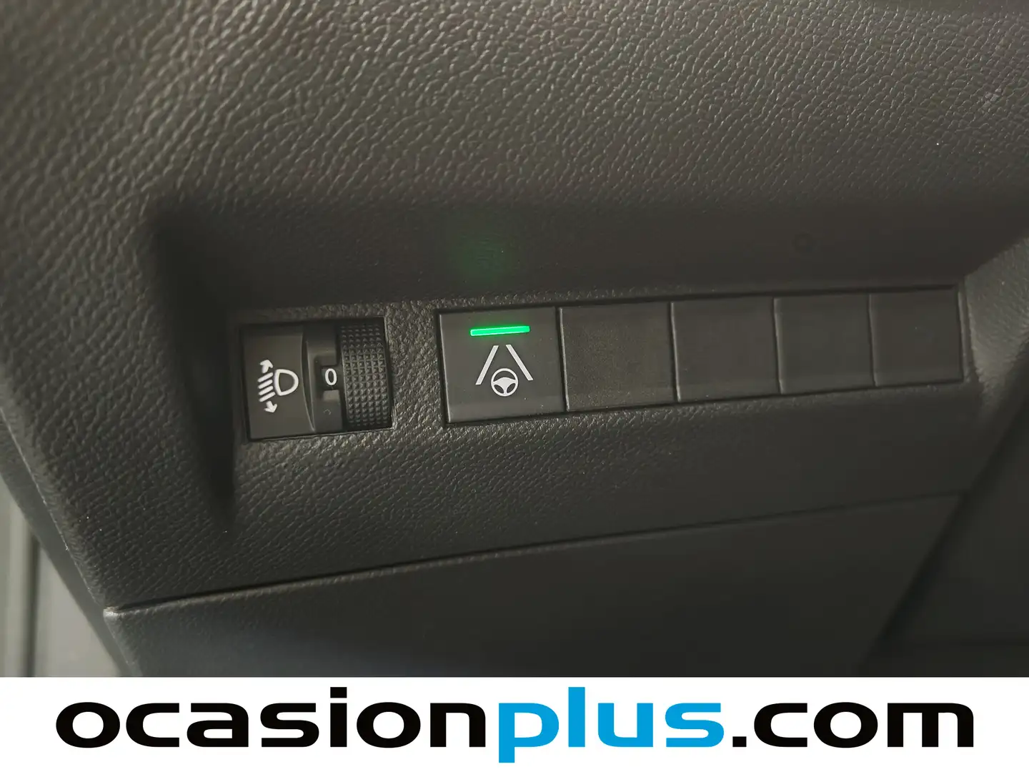 Foto Peugeot 2008 Peugeot 2008 Allure Hybrid eDCS6 (136 CV)