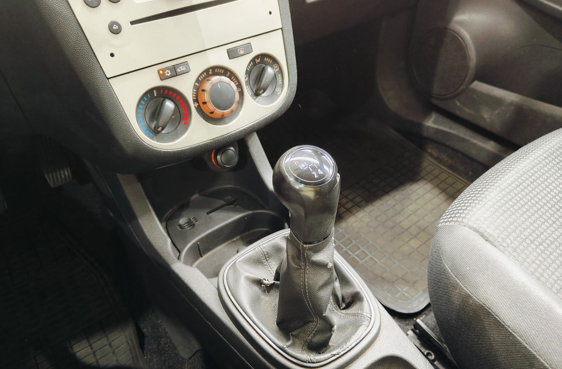 Opel Corsa 1.3 CDTi Essentia - foto 5