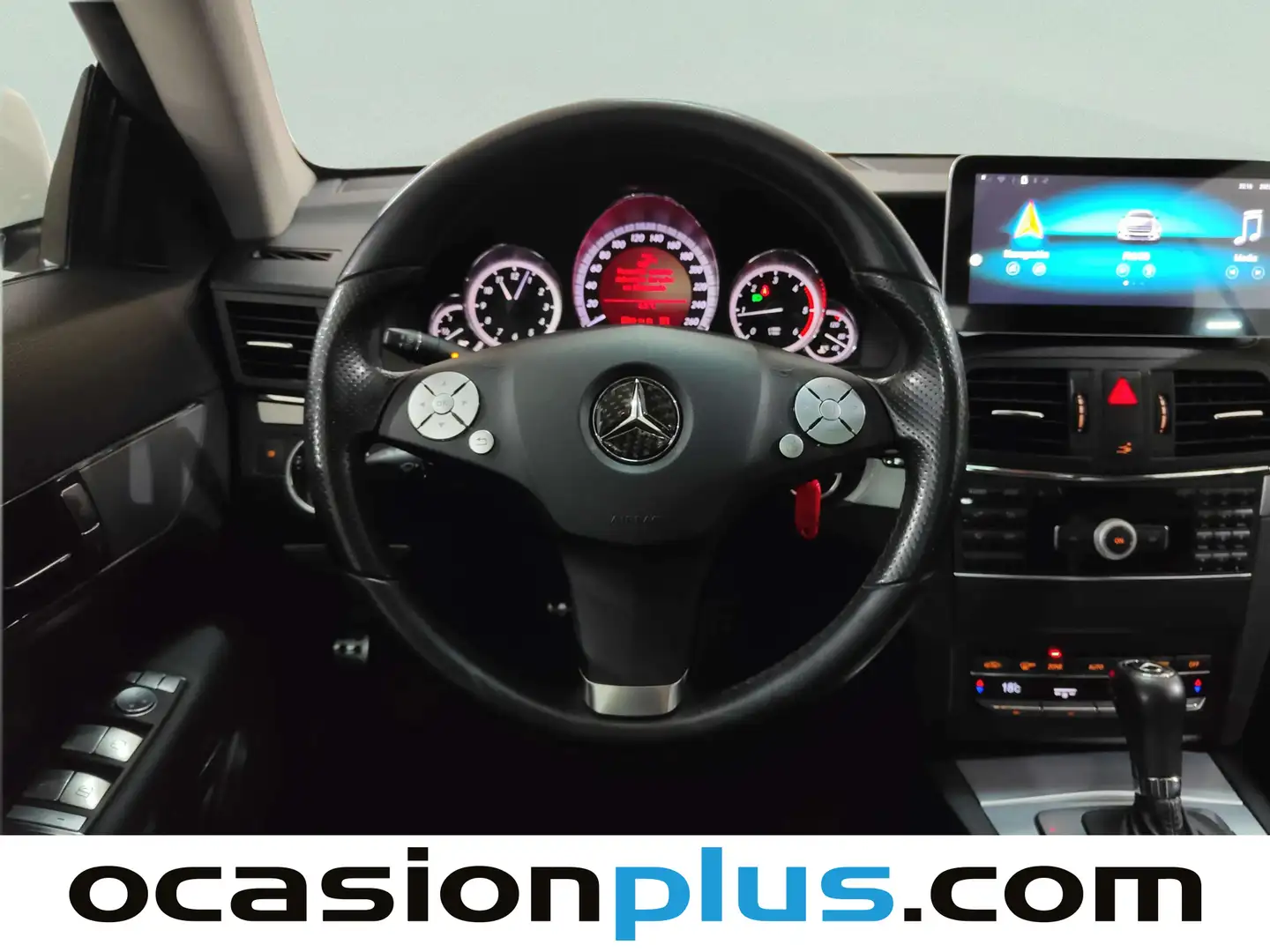 Foto Mercedes Clase E Mercedes-Benz Clase E E 220 CDI Coupe Blue Efficiency Avantgarde (170 CV) Paquete AMG