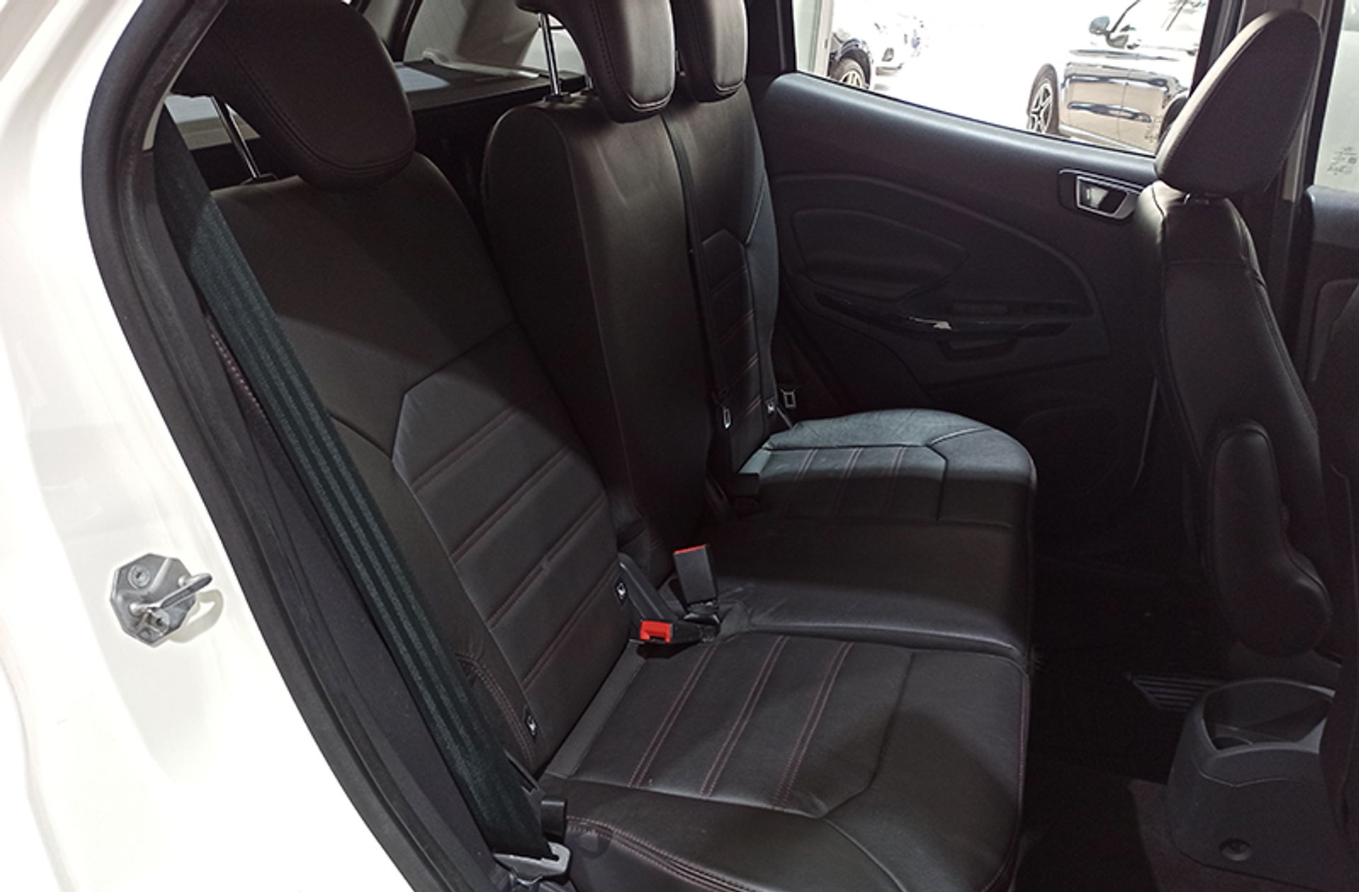 Ford EcoSport 1.5 TDCi Titanium - foto 14
