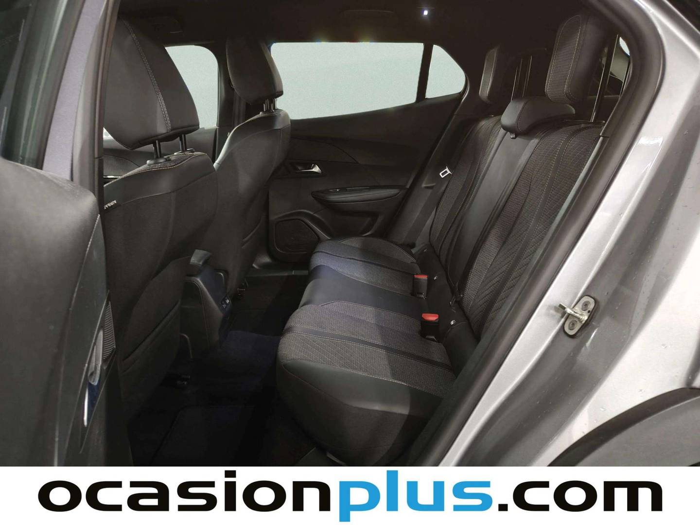 Foto asientos traseros Peugeot 2008 Peugeot 2008 Allure Hybrid eDCS6 (145 CV)