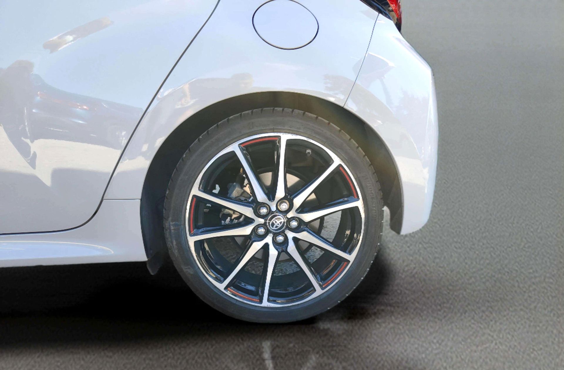 Toyota Yaris 1.5 120H GR-Sport - foto 37