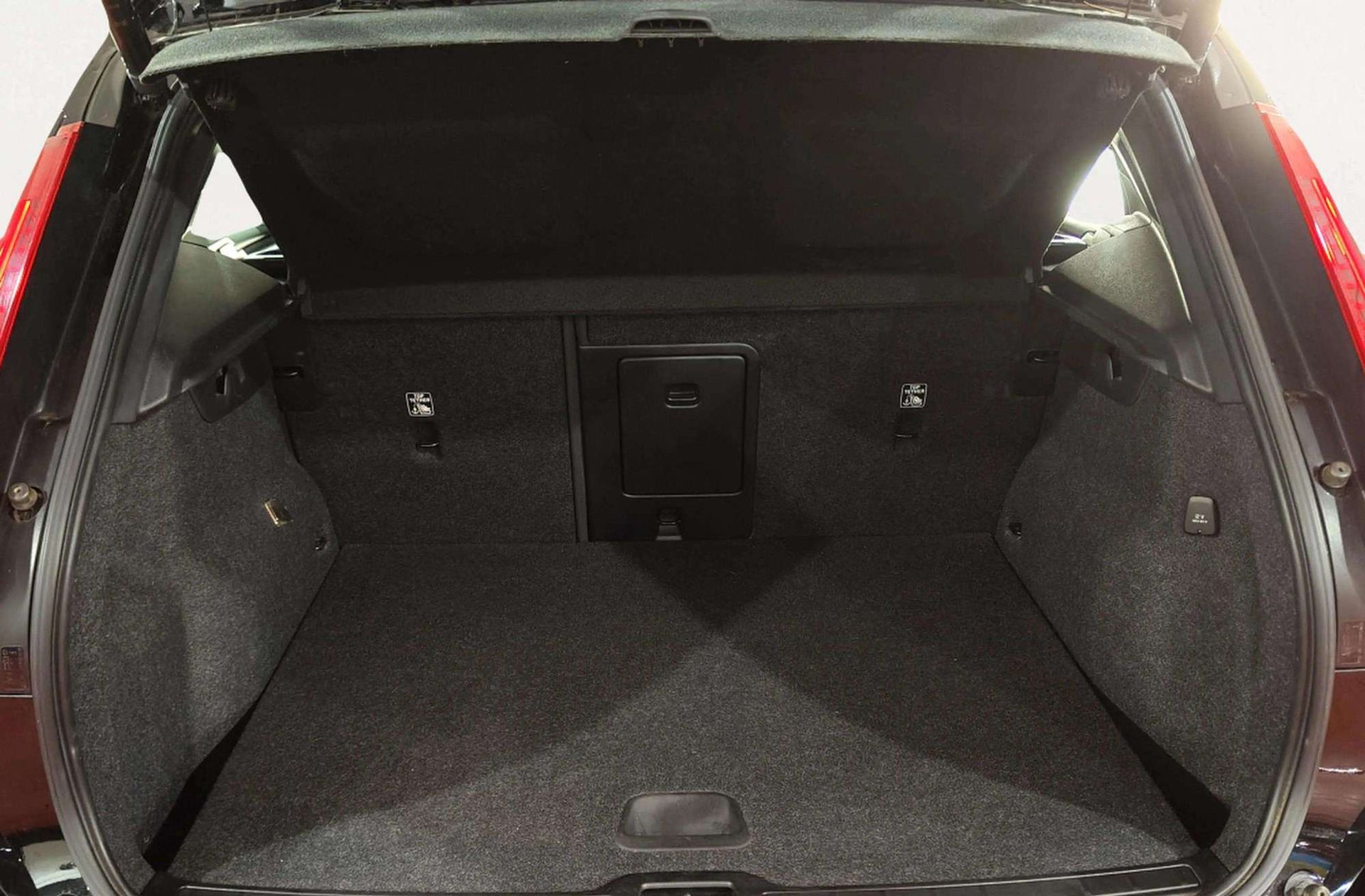 Volvo XC40 T2 Momentum Pro - foto 17
