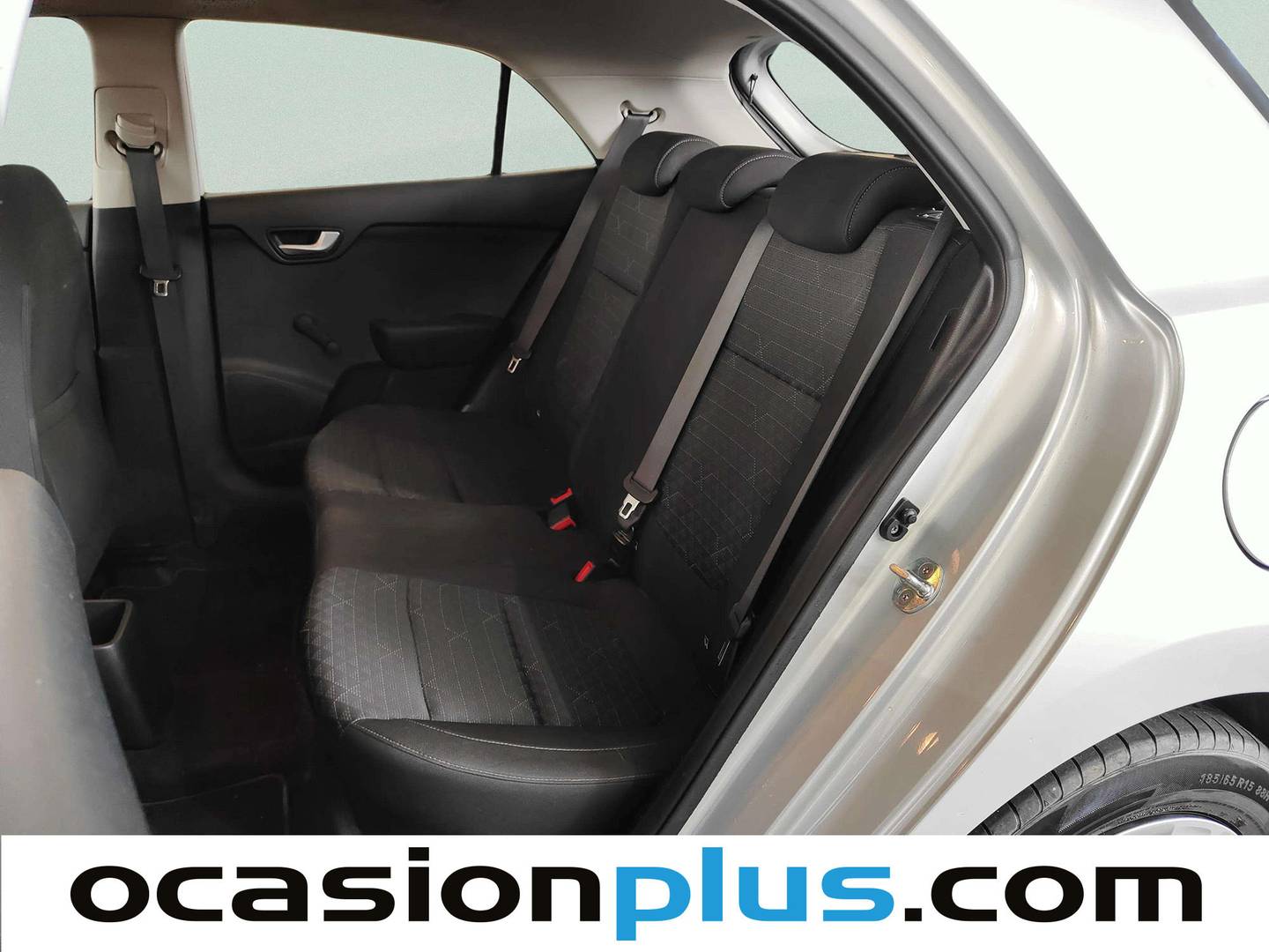 Foto asientos traseros KIA Rio KIA Rio 1.2 CVVT Concept (84CV)