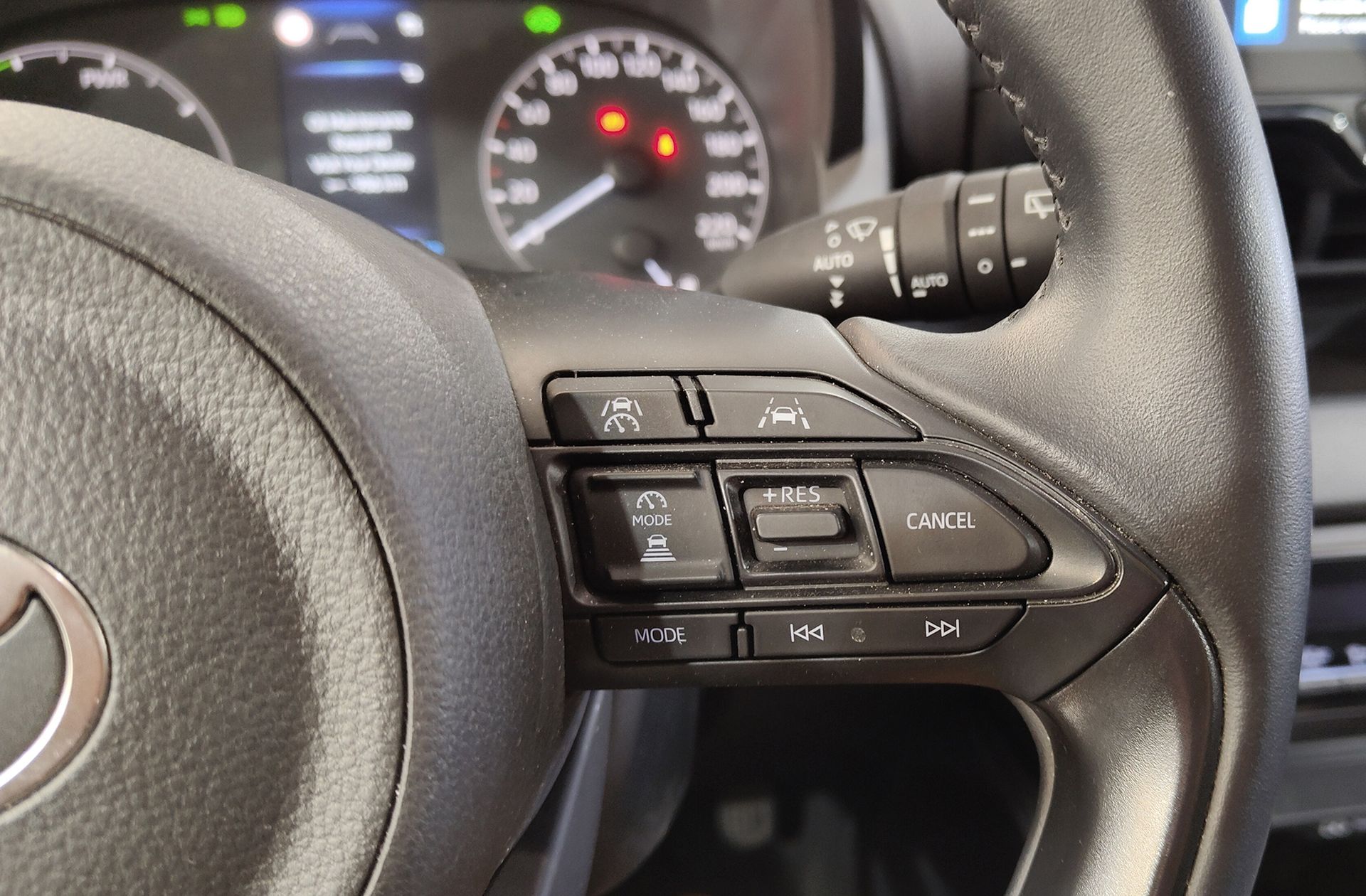 Toyota Yaris 120H Active Plus - foto 26
