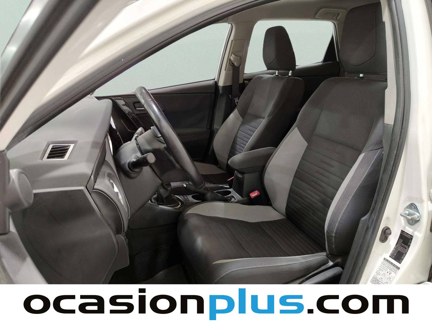 Foto asientos delanteros Toyota Auris Toyota Auris 120T Active (116 CV)