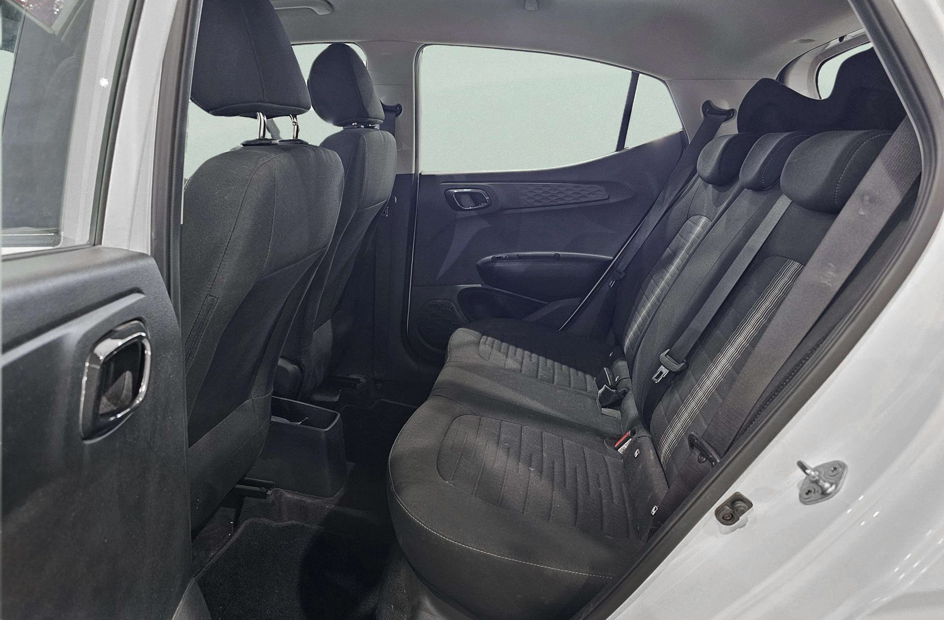 Hyundai i10 1.0 Klass - foto 12