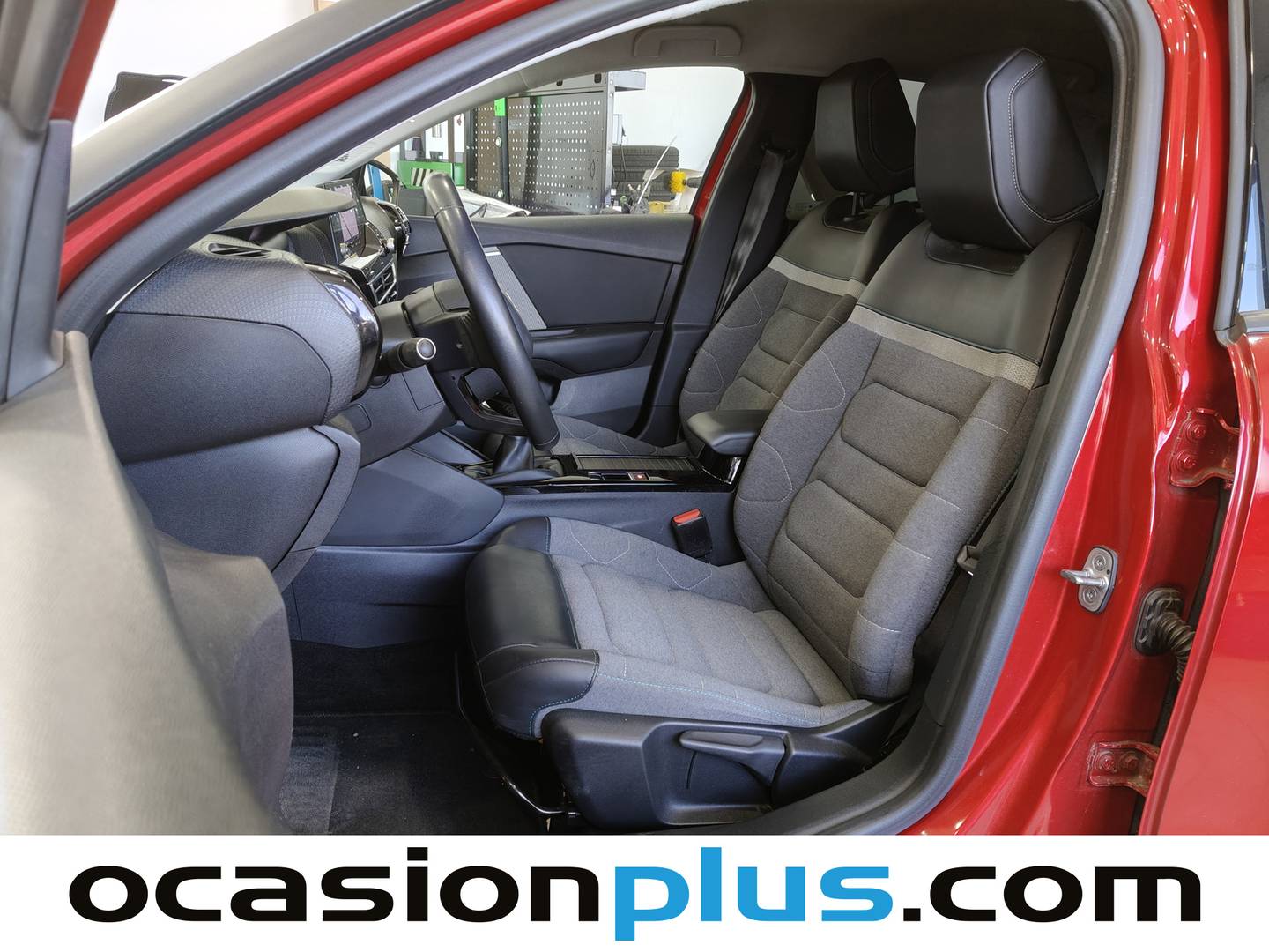 Foto asientos delanteros Citroën C4 Citroën C4 PureTech 130 S&S 6v Feel Pack (130 CV)