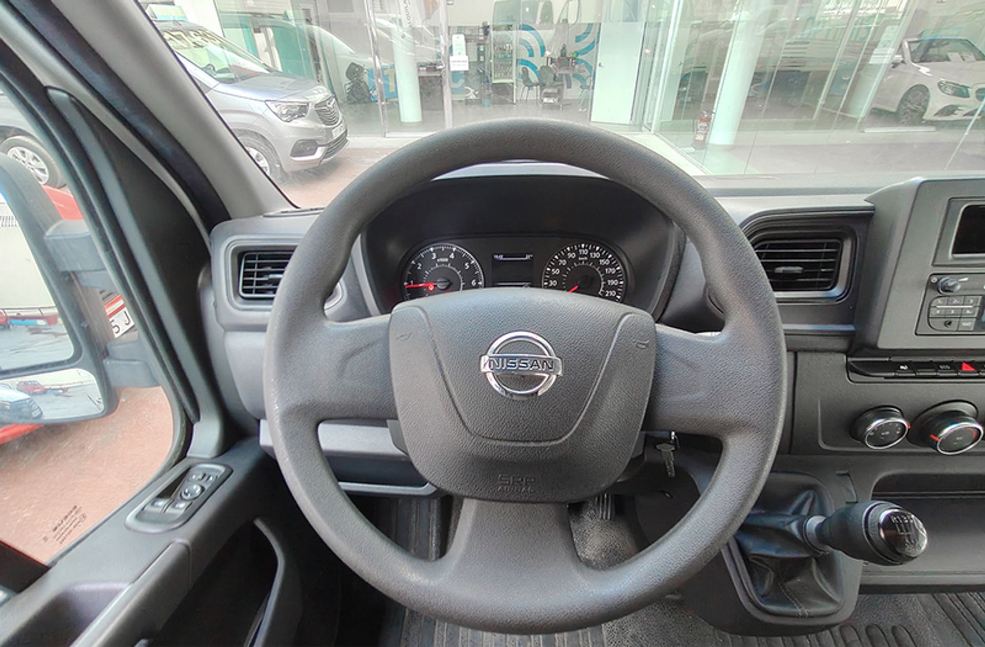 Nissan Interstar 2.3 dCi L2H2 3,5T FWD GO - foto 19