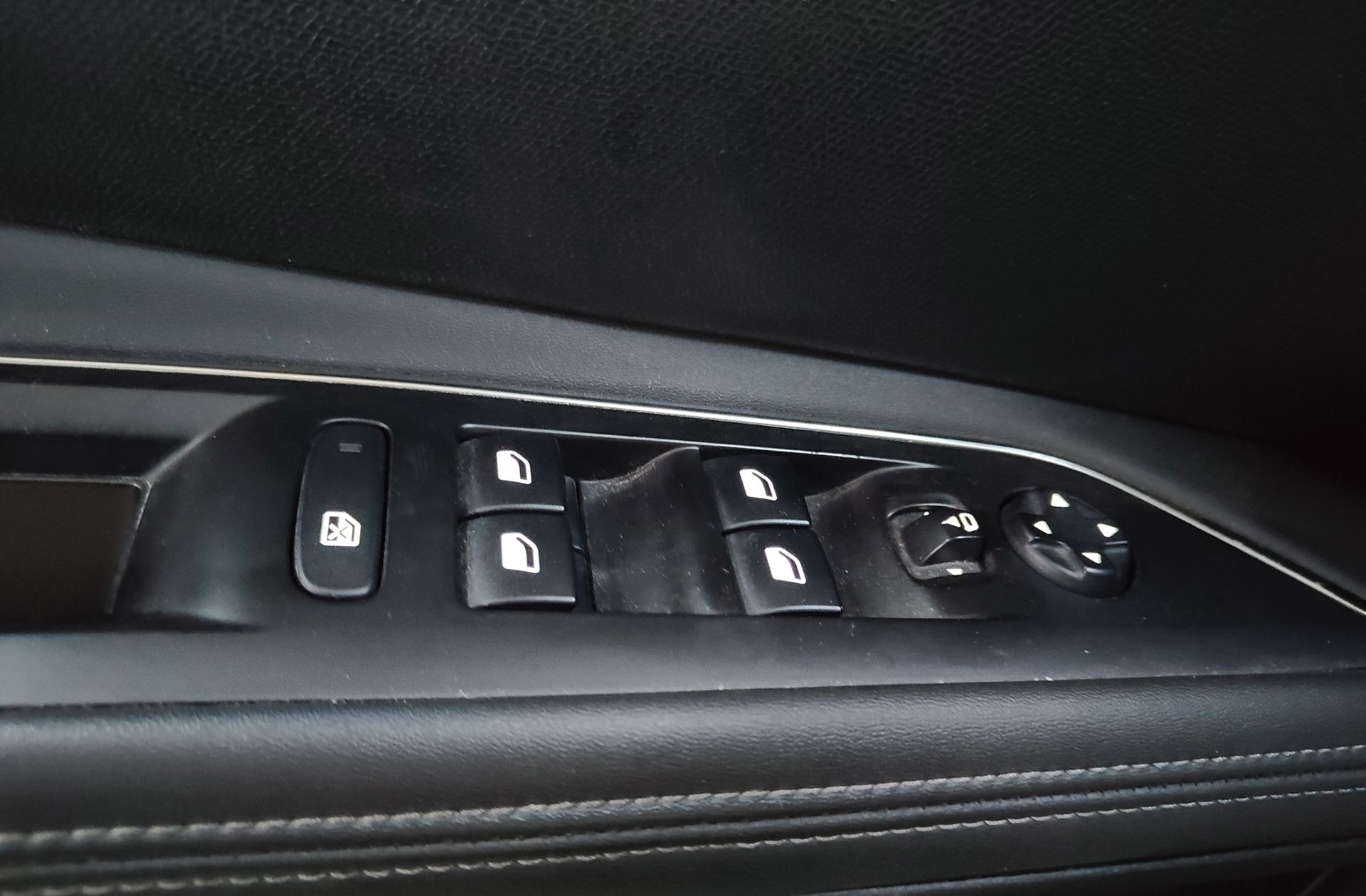Peugeot 5008 PureTech 130 Allure EAT8 - foto 40