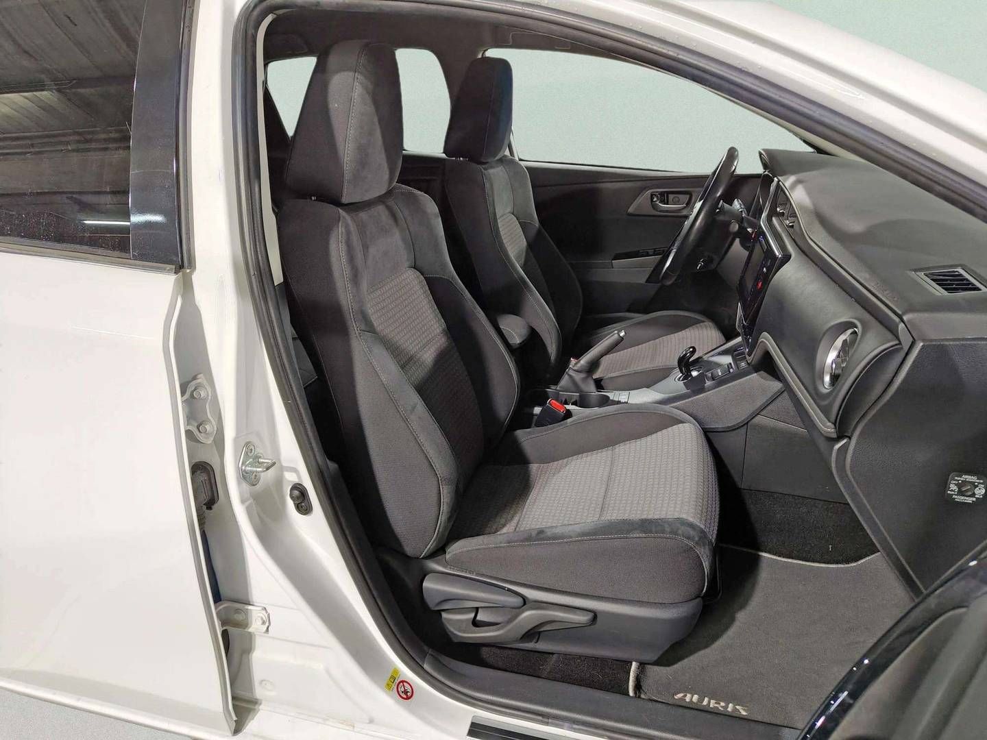 Toyota Auris Toyota Auris 140H Hybrid Feel! Edition (136 CV) al mejor precio