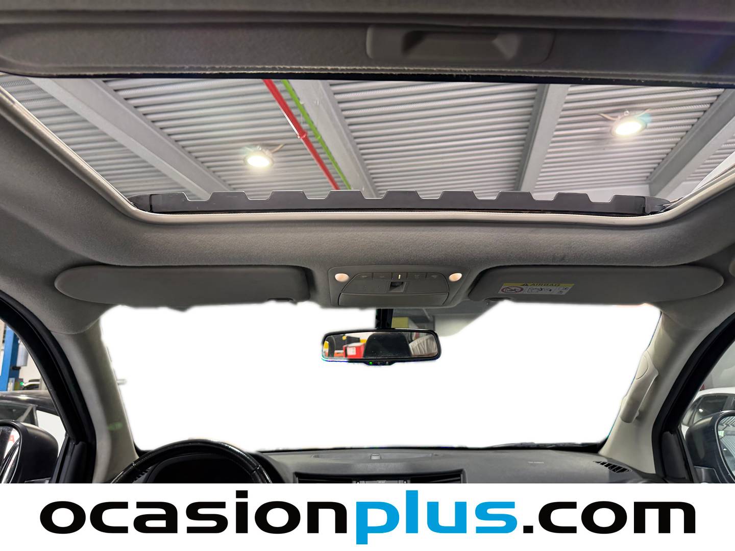 Extras y acabados del Nissan Navara Nissan Navara PickUp 2.3 dCi Doble Cabina Tekna (190 CV)