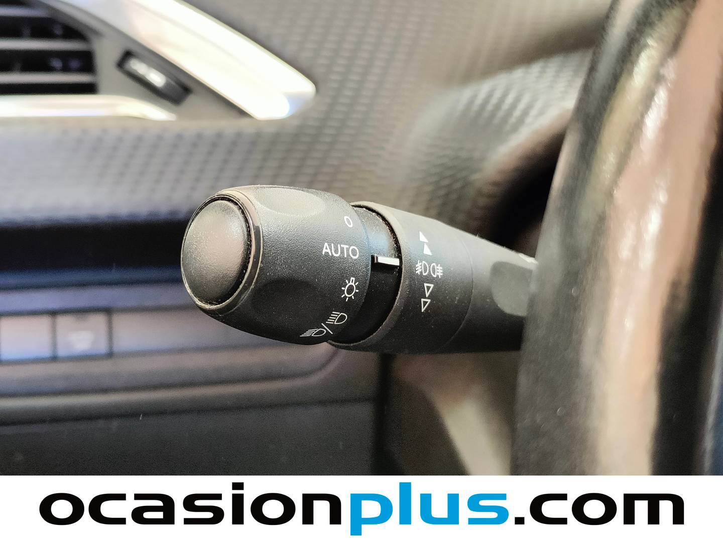 Foto Peugeot 208 Peugeot 208 BlueHDi 100 Tech Edition (99 CV)