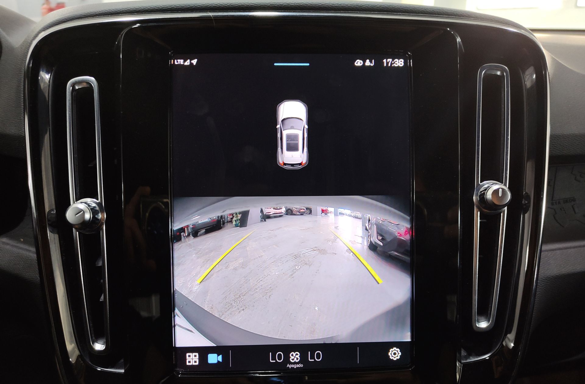 Volvo XC40 Recharge Plus - foto 9