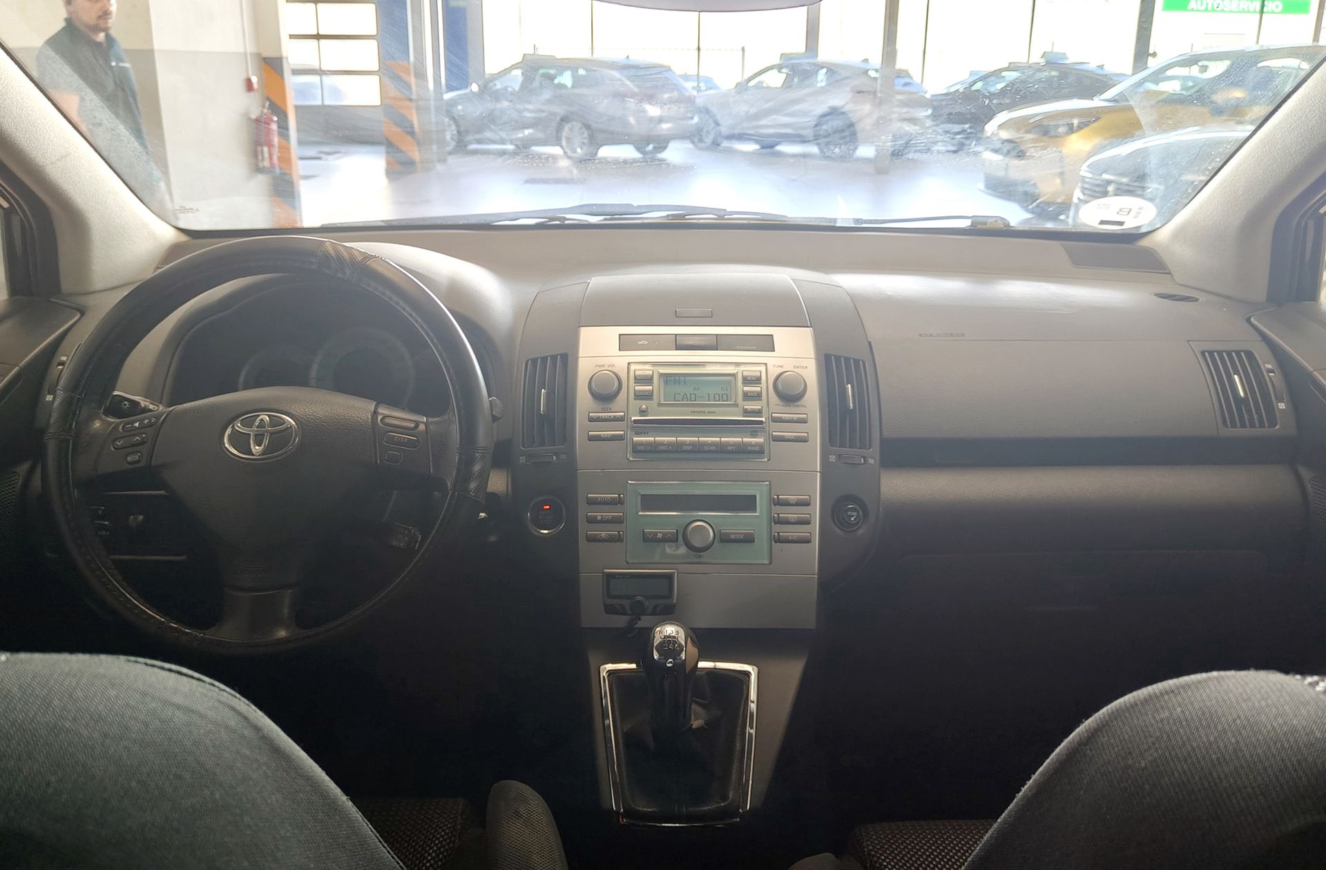 Toyota Corolla 2.2 D-4D Sport 7 plazas - foto 7