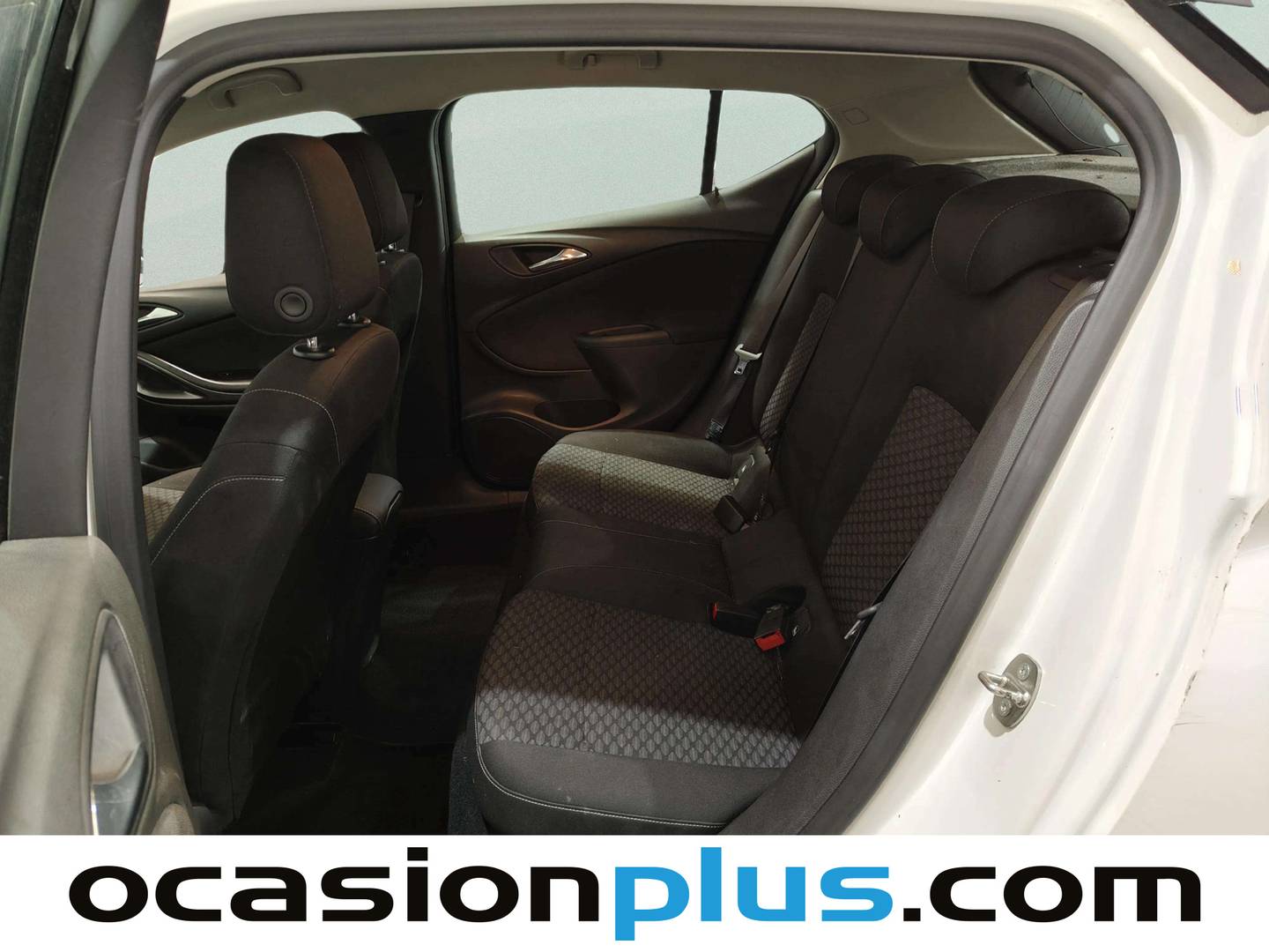 Foto asientos traseros Opel Astra Opel Astra 1.6 CDTi Business + (110 CV)