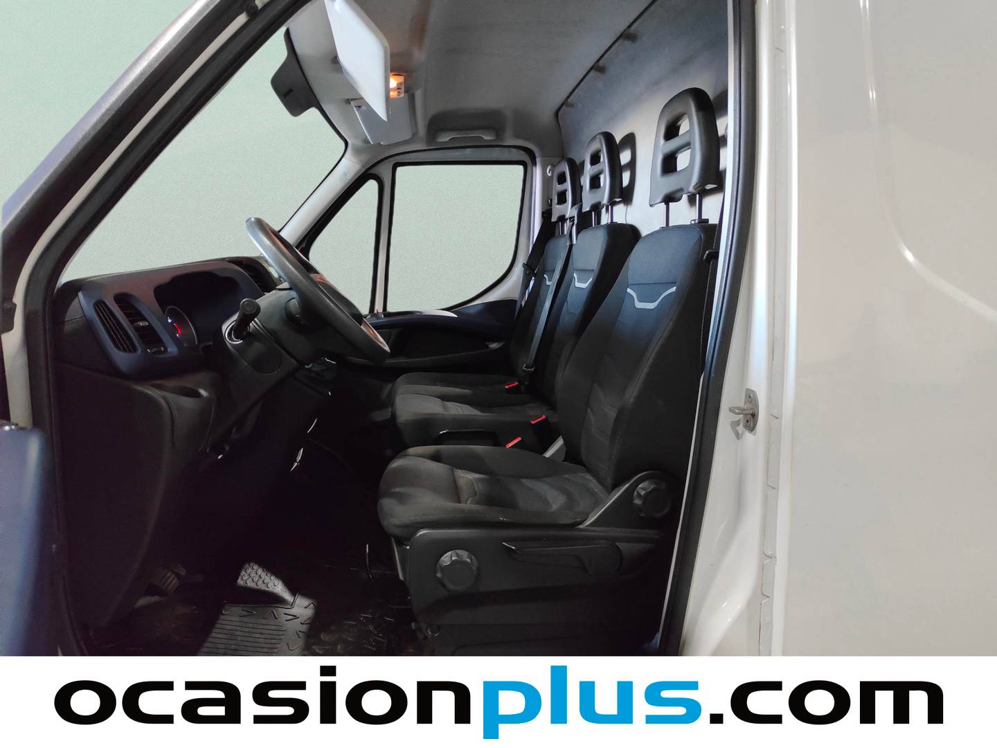 Foto asientos delanteros Iveco Daily Iveco Daily Furgón GNC 35S 14N 3520/H2 (136 CV)