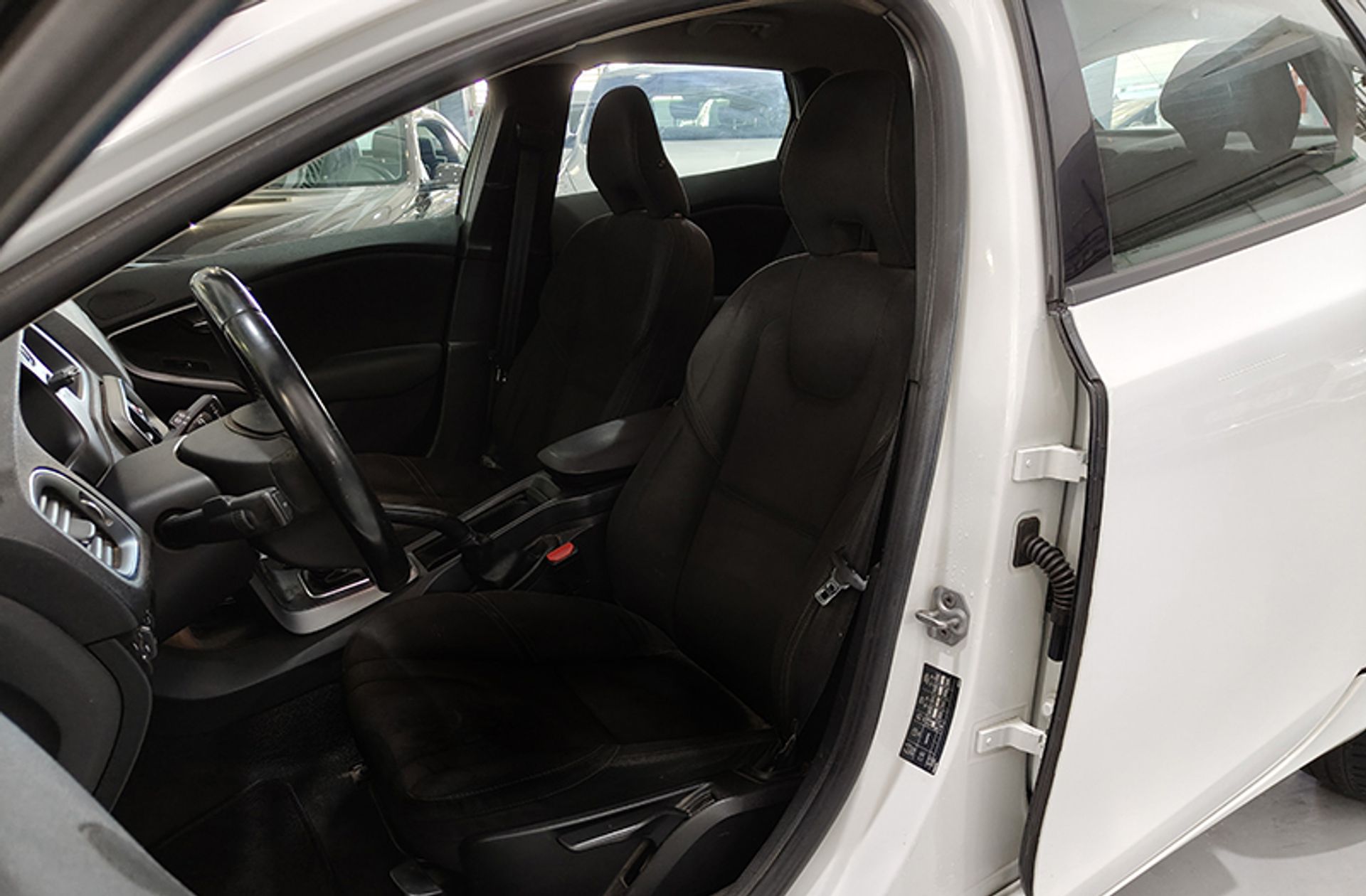 Volvo V40 1.6 D2 Kinetic - foto 9