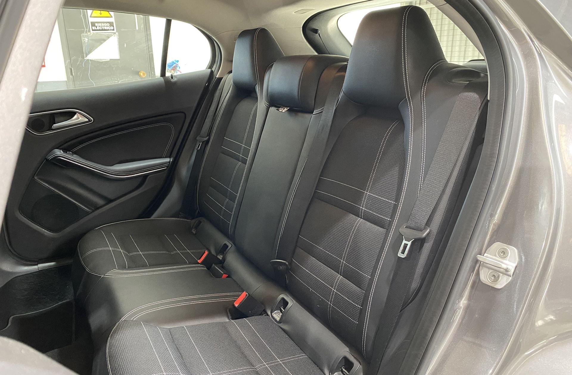 Mercedes-Benz GLA 200 d Urban - foto 10