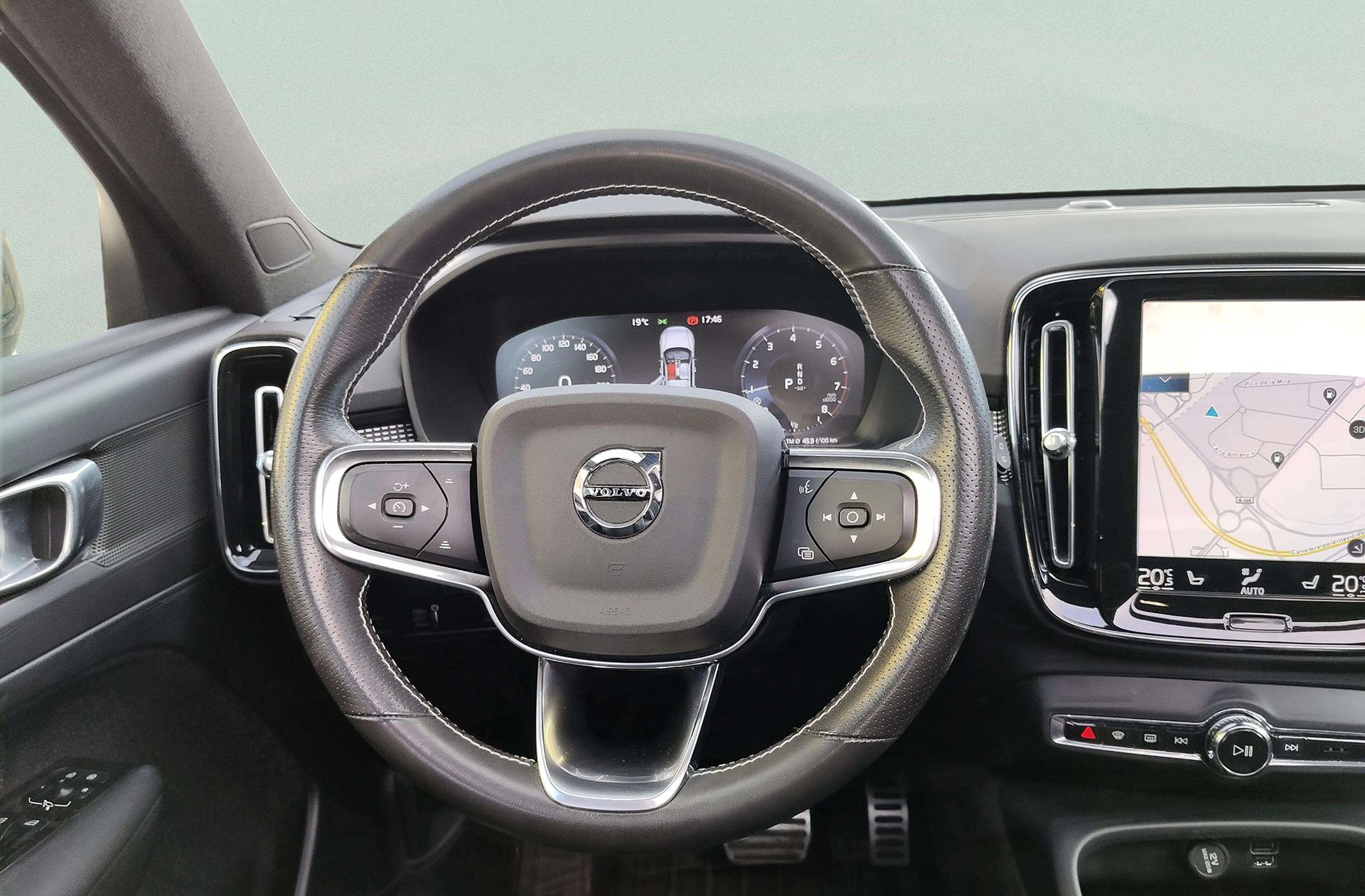Volvo XC40 T3 R-Design - foto 28