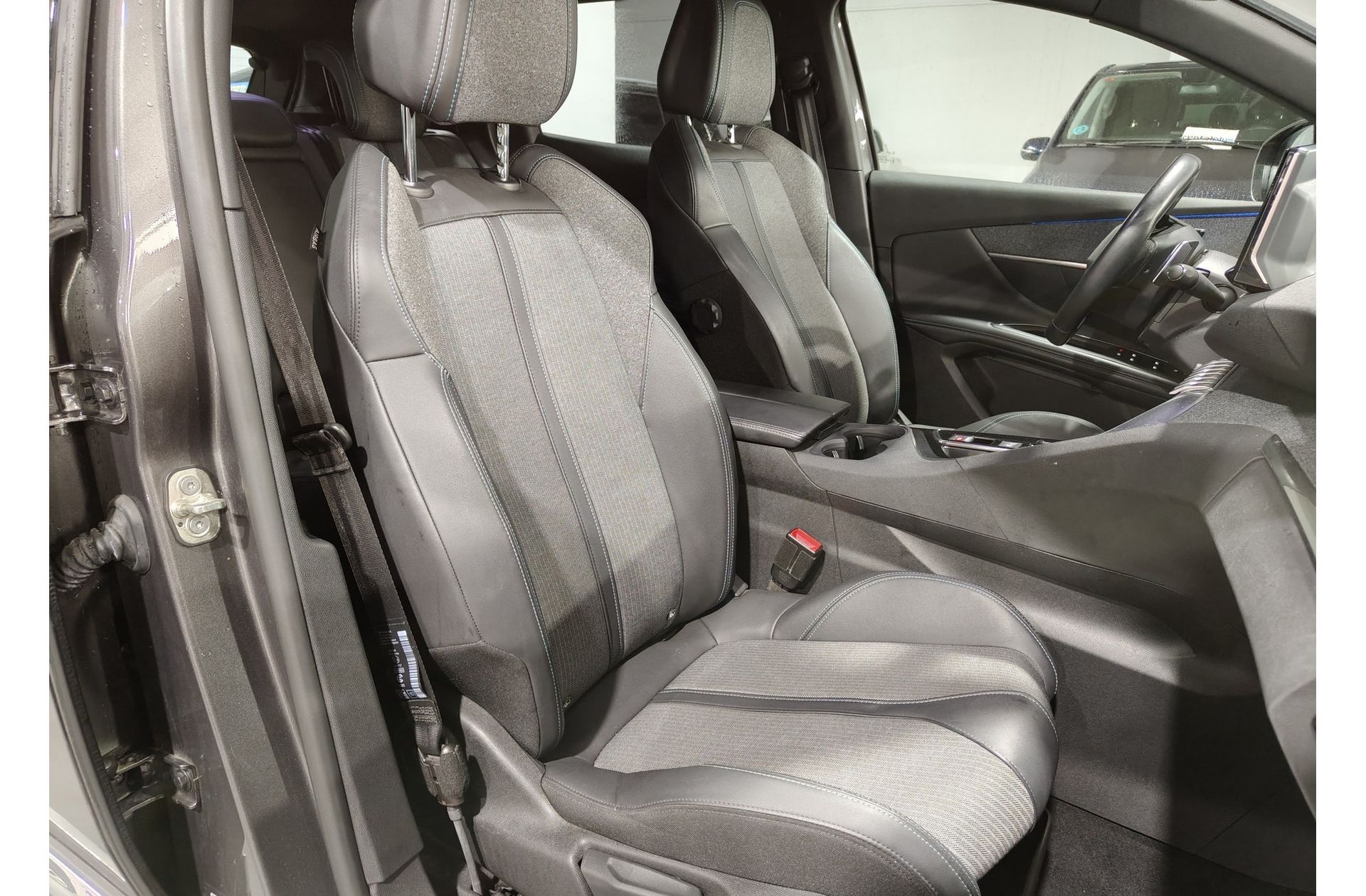 Peugeot 3008 300 Allure Pack e-EAT8 - foto 22