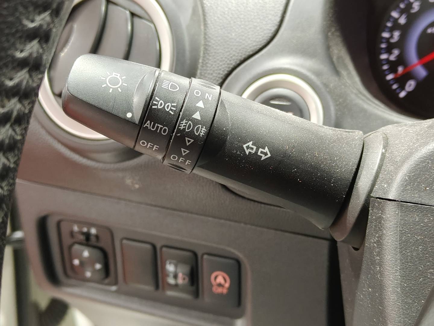 Foto Mitsubishi Space Star Mitsubishi Space Star 120 MPI Motion (80 CV)